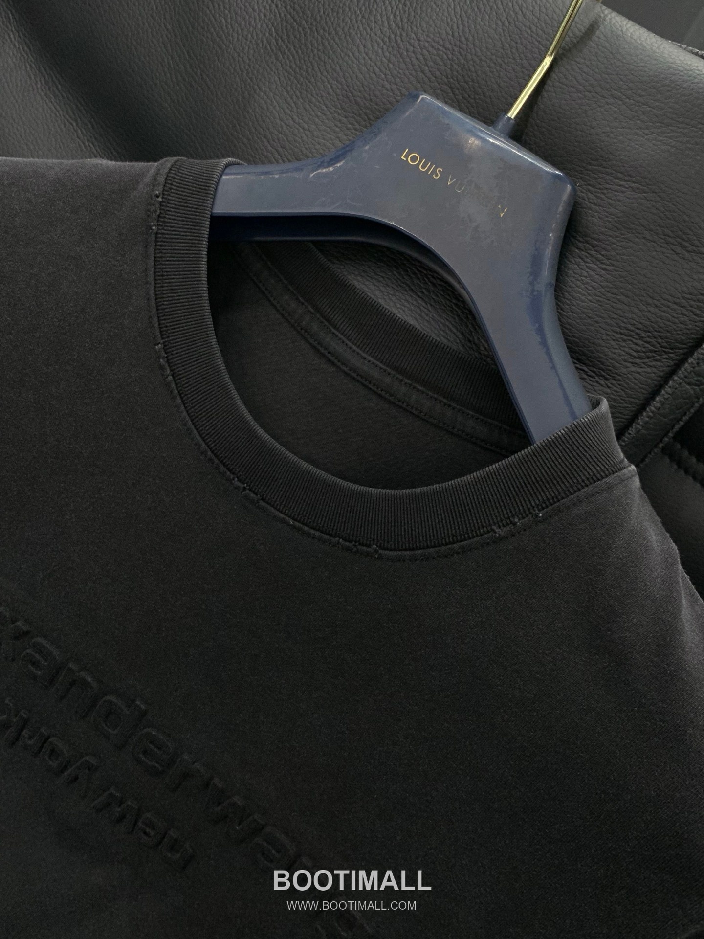 Alexander Wang SS26 Cotton Crewneck T-Shirt with Embossed Logo 알렉산더왕 SS26 코튼 크루넥 티셔츠 엠보스 로고 4