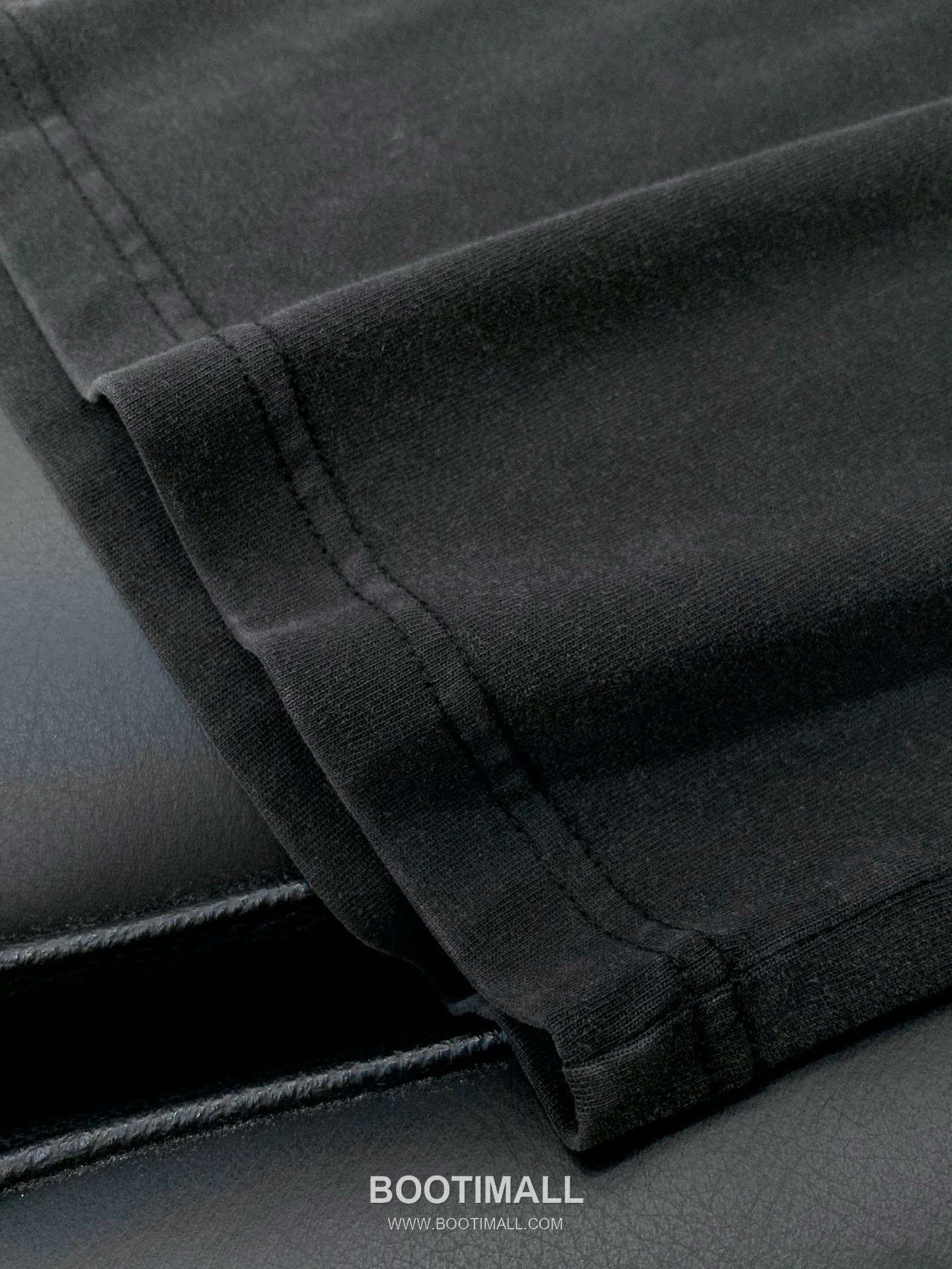 Alexander Wang SS26 Cotton Crewneck T-Shirt with Embossed Logo 알렉산더왕 SS26 코튼 크루넥 티셔츠 엠보스 로고 7