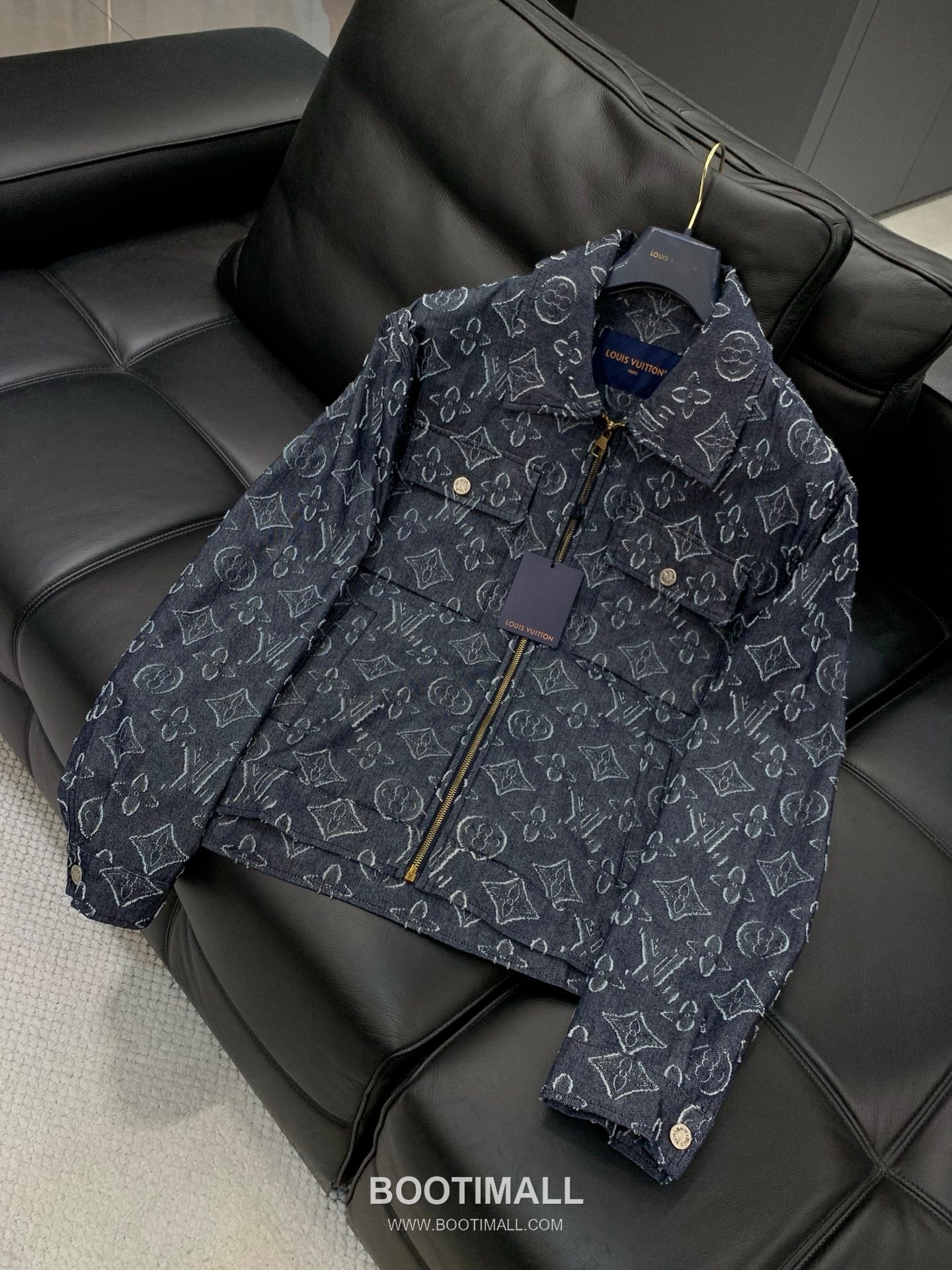 Louis Vuitton SS26 Denim Jacket with Jacquard Logo Pattern 루이비통 SS26 데님 재킷 자카드 로고 패턴 3