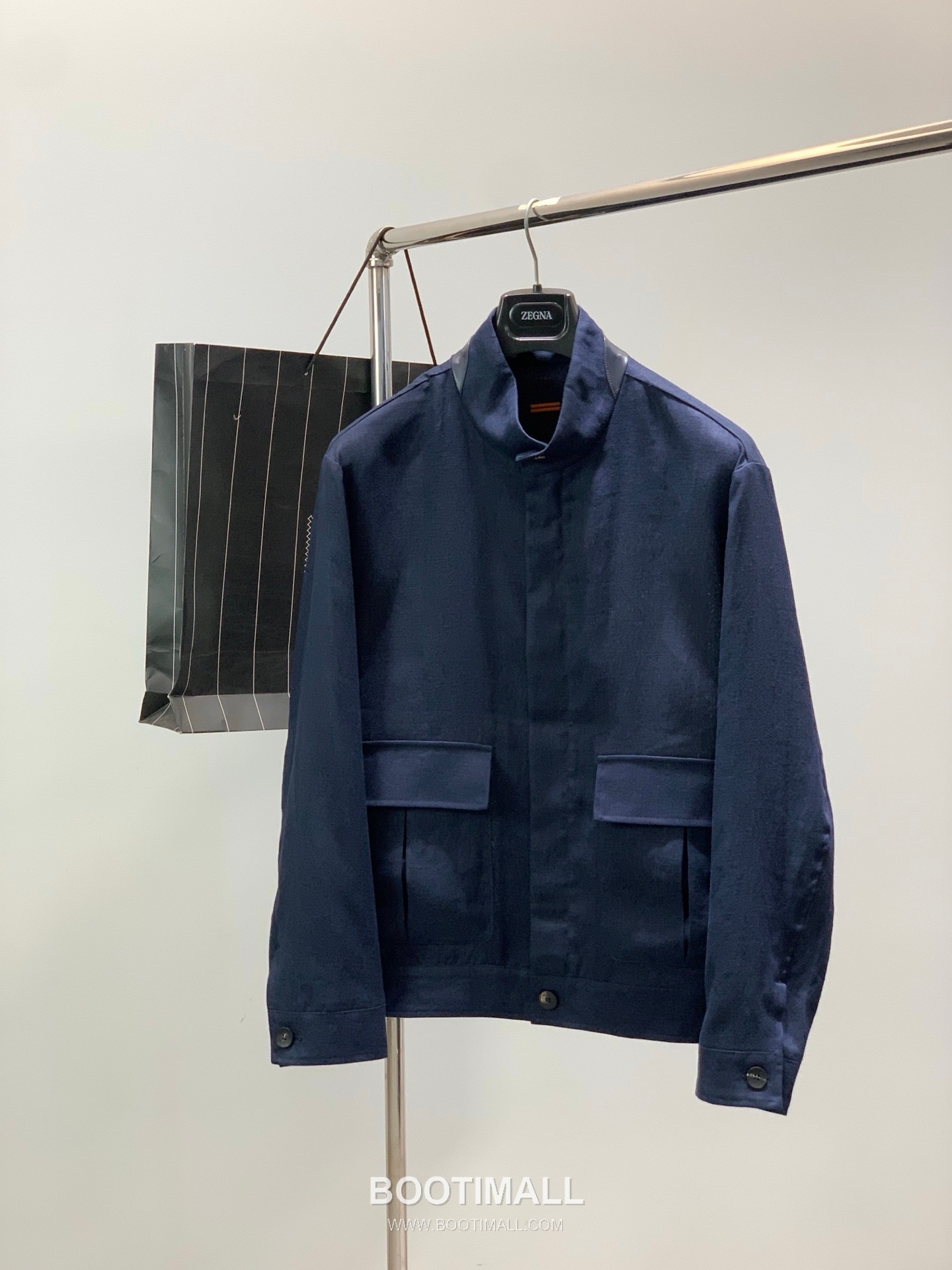 Zegna SS26 Cotton Blend Stand Collar Zip Jacket with Logo Print 제냐 SS26 코튼 혼방 스탠드 카라 집 재킷 로고 프린트 1