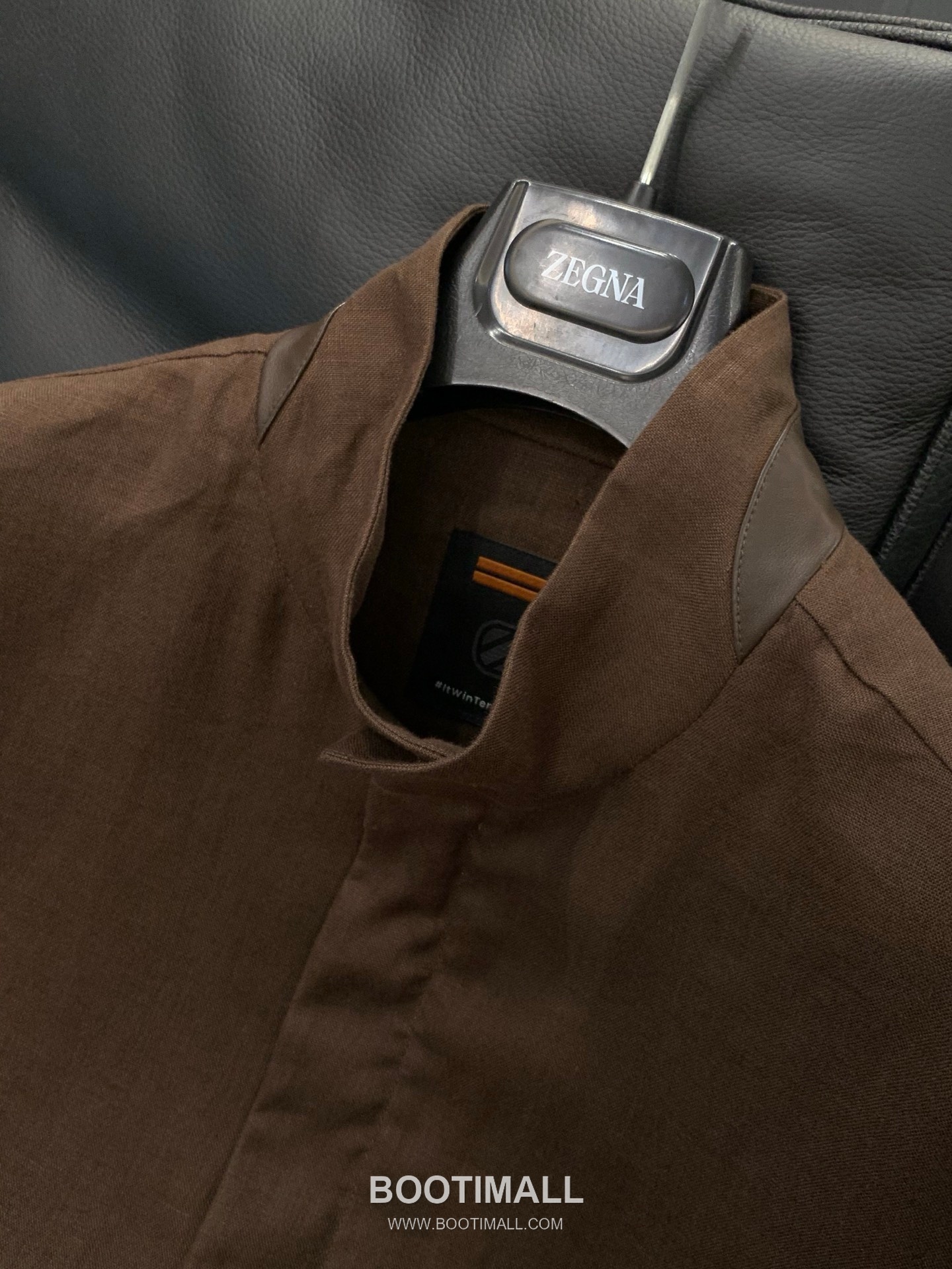 Zegna SS26 Cotton Blend Stand Collar Zip Jacket with Logo Print 제냐 SS26 코튼 혼방 스탠드 카라 집 재킷 로고 프린트 4