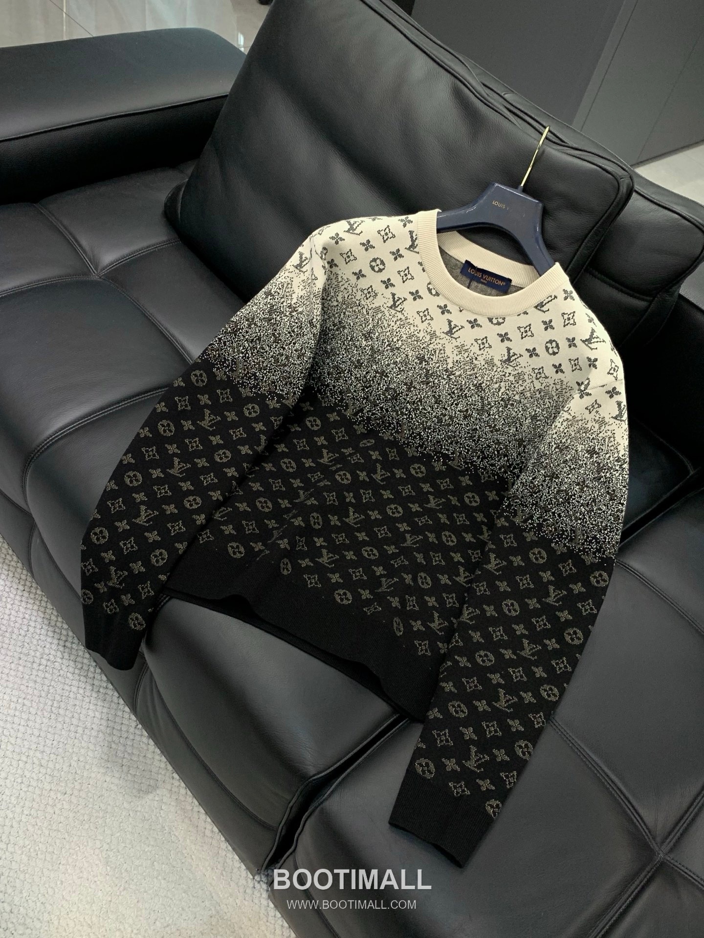 Louis Vuitton SS26 Cotton Knit Sweater with Logo Pattern 루이비통 SS26 코튼 니트 스웨터 로고 패턴 3