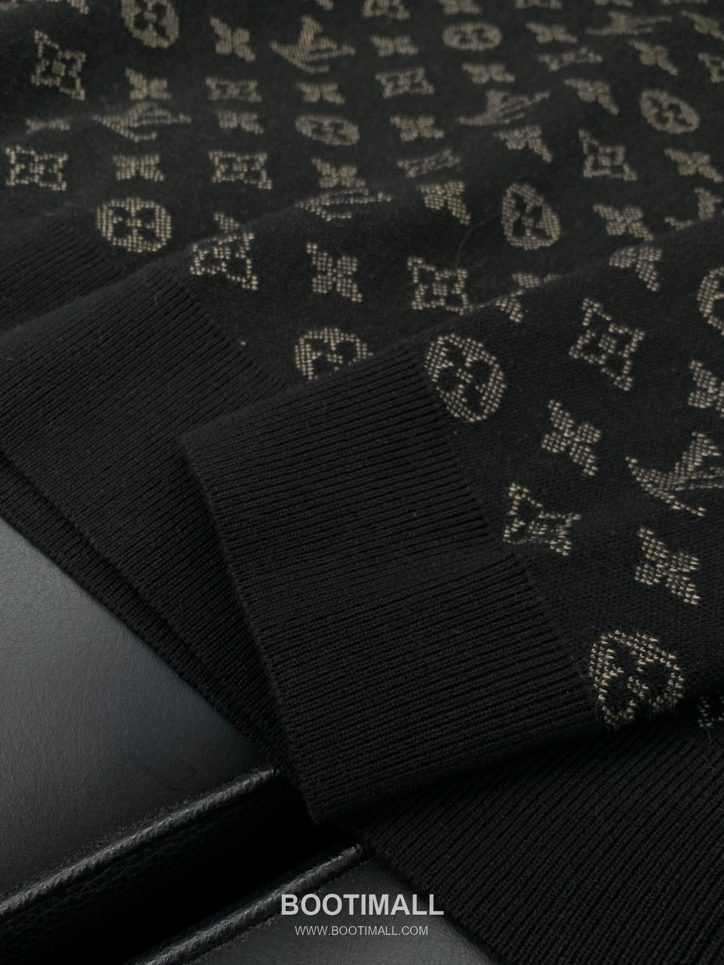 Louis Vuitton SS26 Cotton Knit Sweater with Logo Pattern 루이비통 SS26 코튼 니트 스웨터 로고 패턴 7