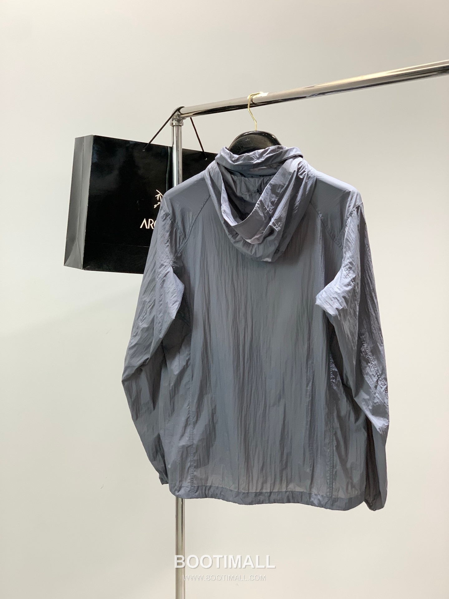 Arc'teryx SS26 Nylon Hooded Sun Protection Jacket with Zip Design 아크테릭스 SS26 나일론 후드 선프로텍션 재킷 집 디자인 2