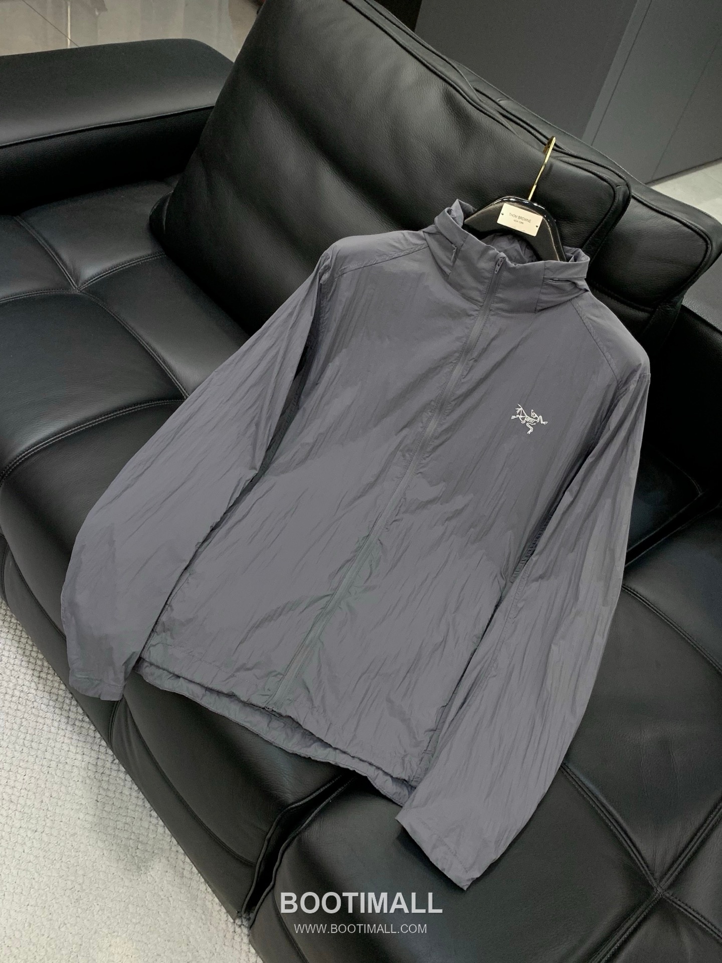 Arc'teryx SS26 Nylon Hooded Sun Protection Jacket with Zip Design 아크테릭스 SS26 나일론 후드 선프로텍션 재킷 집 디자인 3
