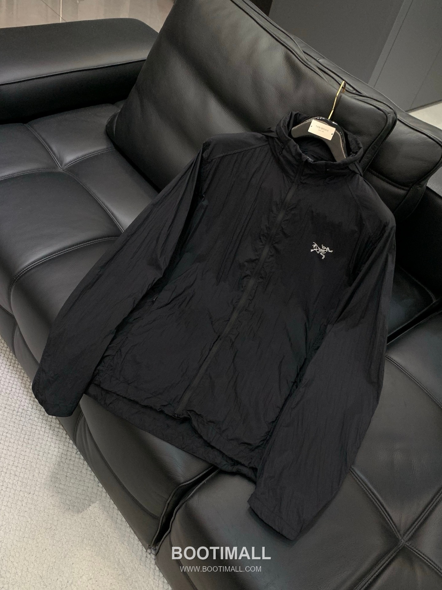 Arc'teryx SS26 Nylon Hooded Sun Protection Jacket with Zip Design 아크테릭스 SS26 나일론 후드 선프로텍션 재킷 집 디자인 3