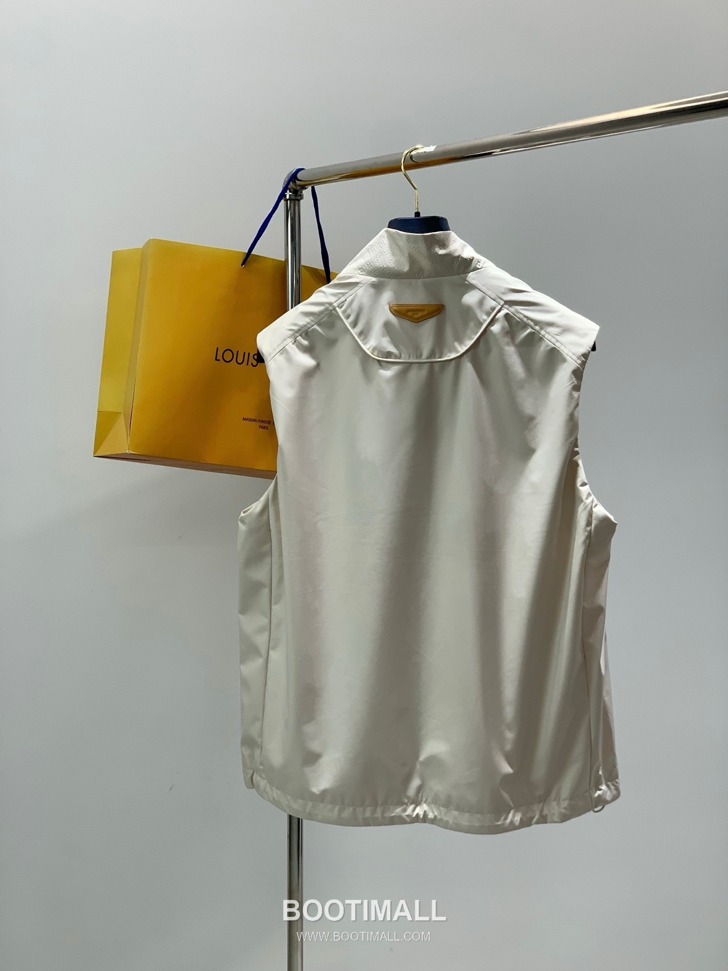 Louis Vuitton SS26 Nylon Vest with Bonded Logo 루이비통 SS26 나일론 베스트 압착 로고 2