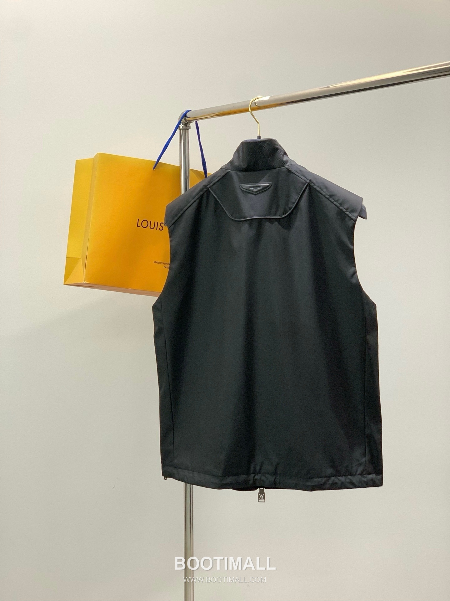 Louis Vuitton SS26 Nylon Vest with Bonded Logo 루이비통 SS26 나일론 베스트 압착 로고 2