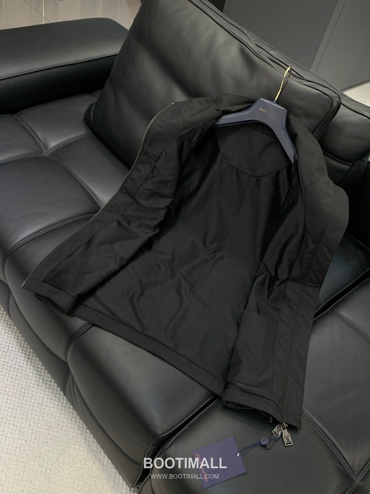 Louis Vuitton SS26 Nylon Vest with Bonded Logo 루이비통 SS26 나일론 베스트 압착 로고 8