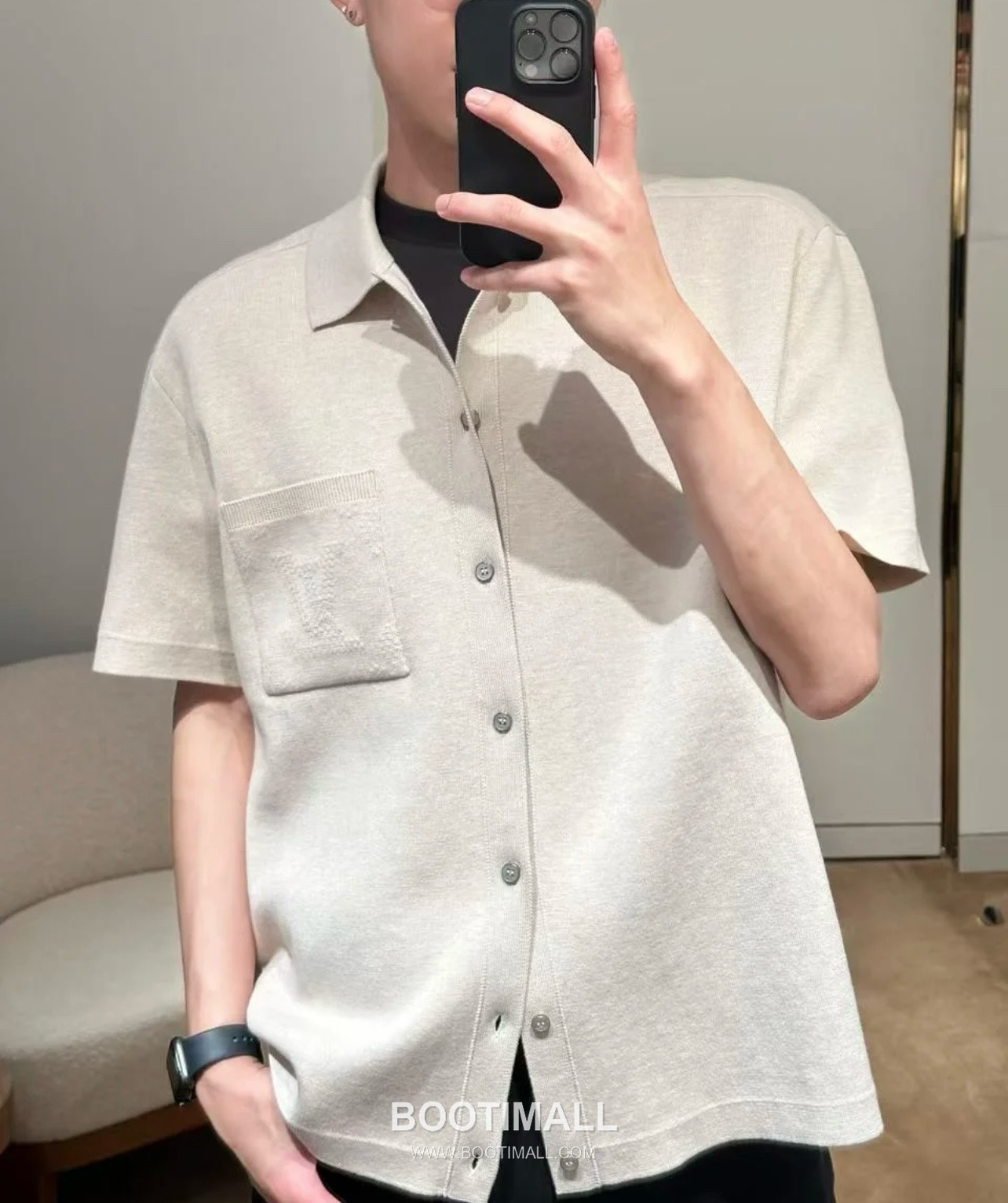 Louis Vuitton SS26 Cotton Knit Collared Cardigan Short Sleeve with Logo Pattern 루이비통 SS26 코튼 니트 카라 가디건 반팔 로고 패턴 1