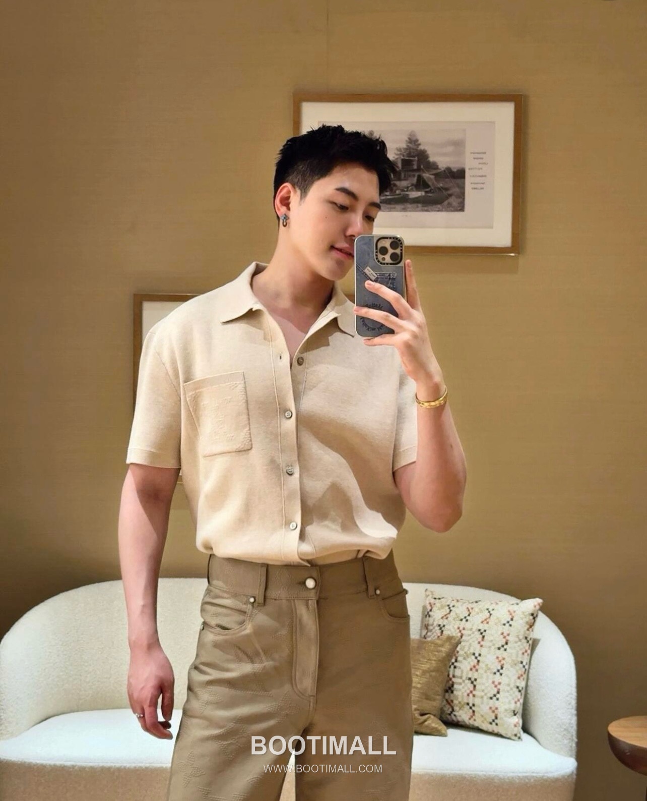 Louis Vuitton SS26 Cotton Knit Collared Cardigan Short Sleeve with Logo Pattern 루이비통 SS26 코튼 니트 카라 가디건 반팔 로고 패턴 2