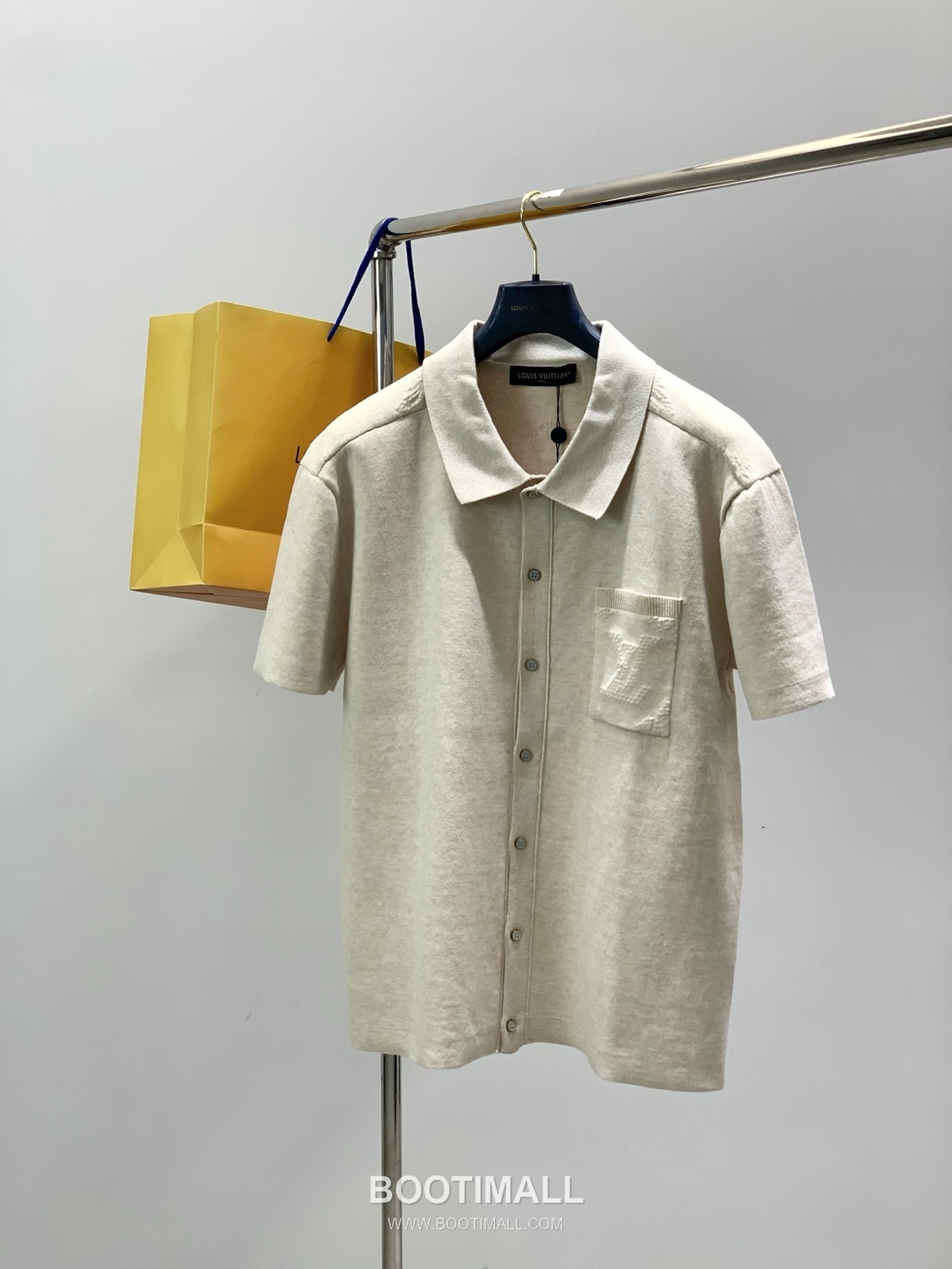 Louis Vuitton SS26 Cotton Knit Collared Cardigan Short Sleeve with Logo Pattern 루이비통 SS26 코튼 니트 카라 가디건 반팔 로고 패턴 4