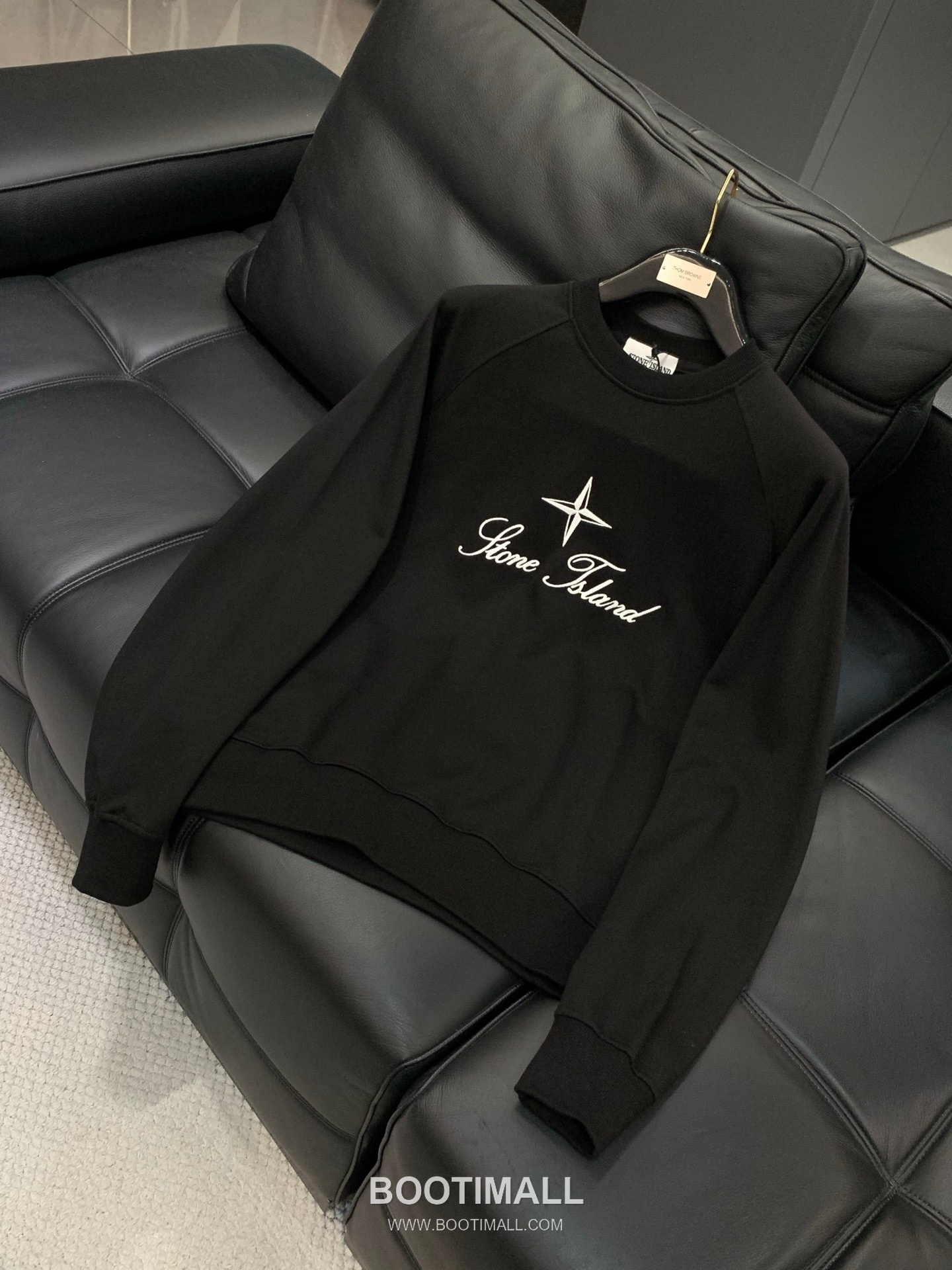 Stone Island SS26 Cotton Crewneck Sweatshirt and Cotton Jogger Pants Set with Logo 스톤아일랜드 SS26 코튼 크루넥 맨투맨 조거 팬츠 세트 로고 3