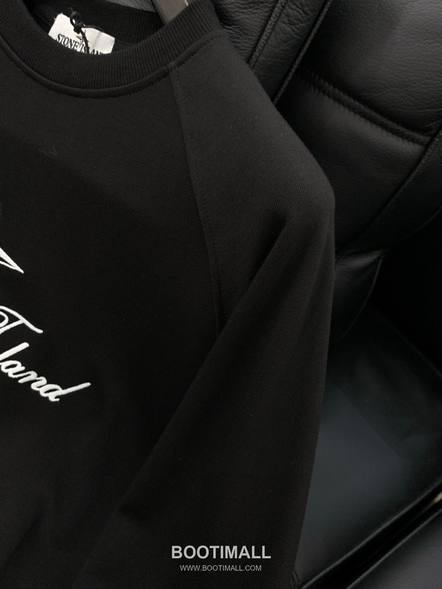 Stone Island SS26 Cotton Crewneck Sweatshirt and Cotton Jogger Pants Set with Logo 스톤아일랜드 SS26 코튼 크루넥 맨투맨 조거 팬츠 세트 로고 5