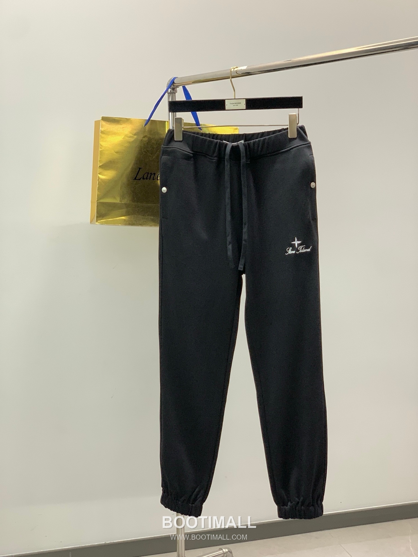 Stone Island SS26 Cotton Crewneck Sweatshirt and Cotton Jogger Pants Set with Logo 스톤아일랜드 SS26 코튼 크루넥 맨투맨 조거 팬츠 세트 로고 10