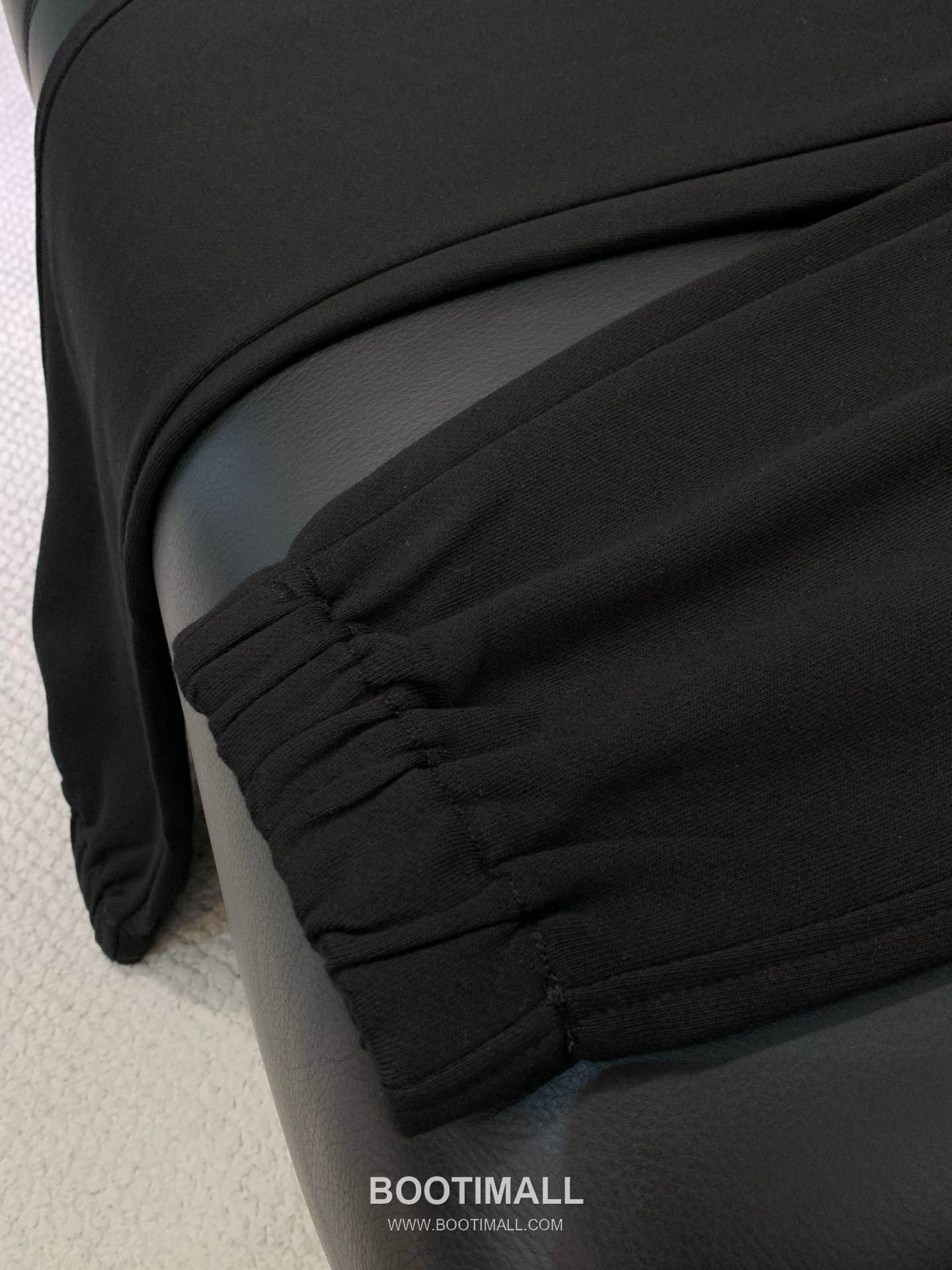 Stone Island SS26 Cotton Crewneck Sweatshirt and Cotton Jogger Pants Set with Logo 스톤아일랜드 SS26 코튼 크루넥 맨투맨 조거 팬츠 세트 로고 17