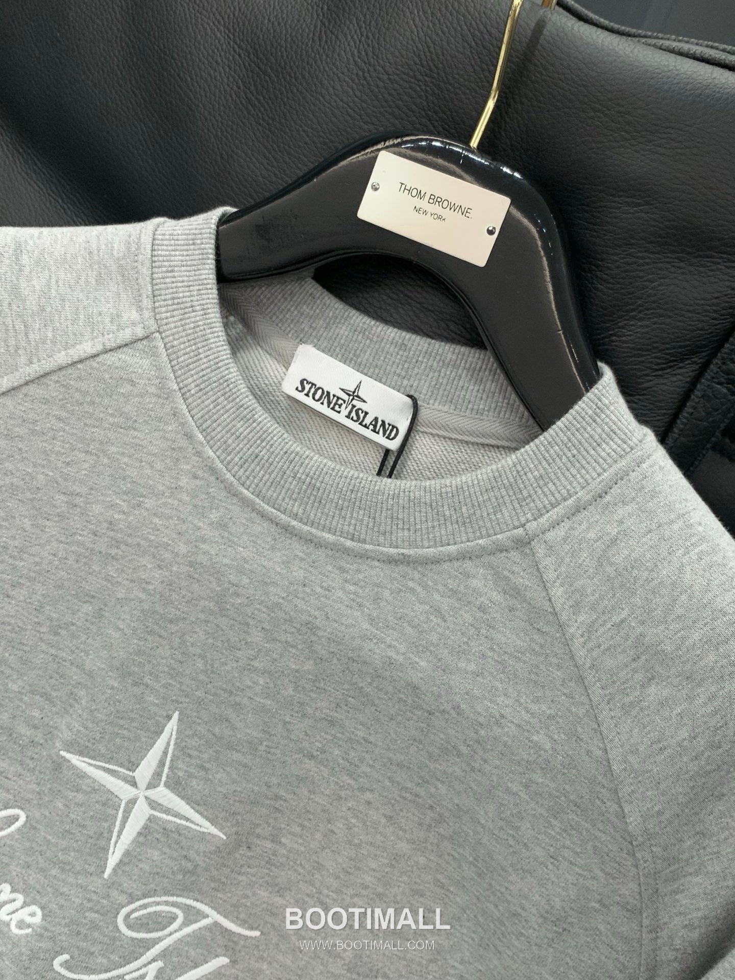 Stone Island SS26 Cotton Crewneck Sweatshirt and Cotton Jogger Pants Set with Logo 스톤아일랜드 SS26 코튼 크루넥 맨투맨 조거 팬츠 세트 로고 4