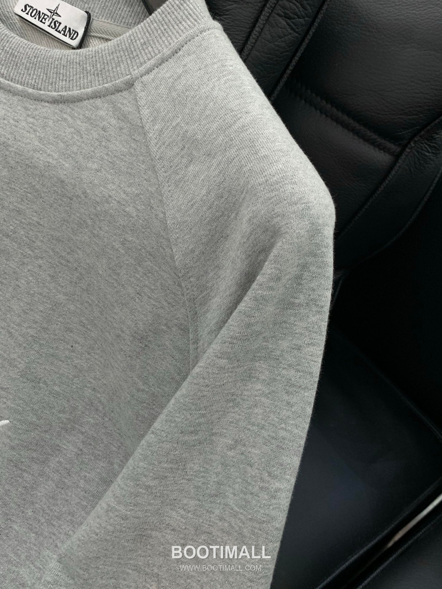 Stone Island SS26 Cotton Crewneck Sweatshirt and Cotton Jogger Pants Set with Logo 스톤아일랜드 SS26 코튼 크루넥 맨투맨 조거 팬츠 세트 로고 5