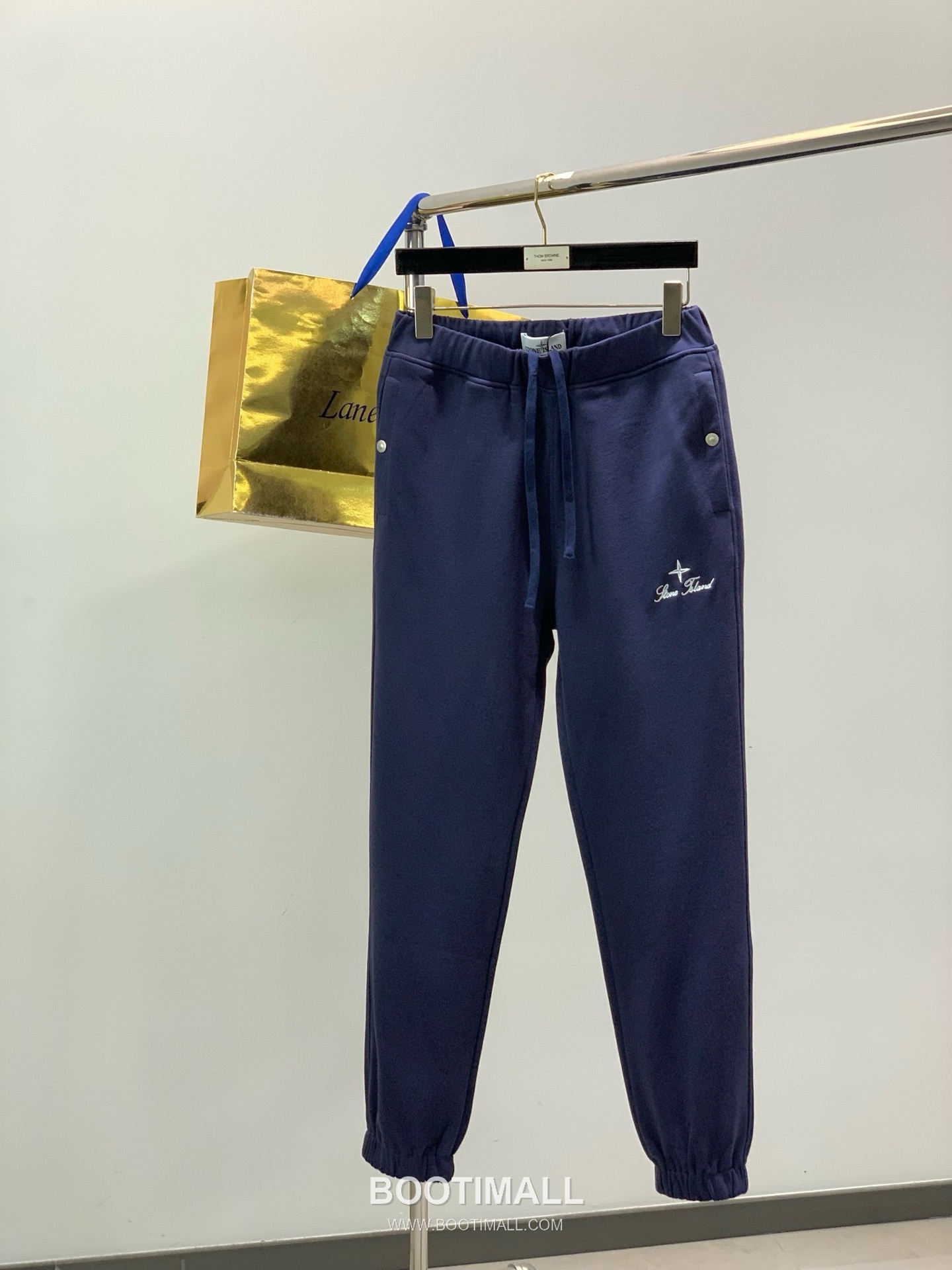 Stone Island SS26 Cotton Crewneck Sweatshirt and Cotton Jogger Pants Set with Logo 스톤아일랜드 SS26 코튼 크루넥 맨투맨 조거 팬츠 세트 로고 10
