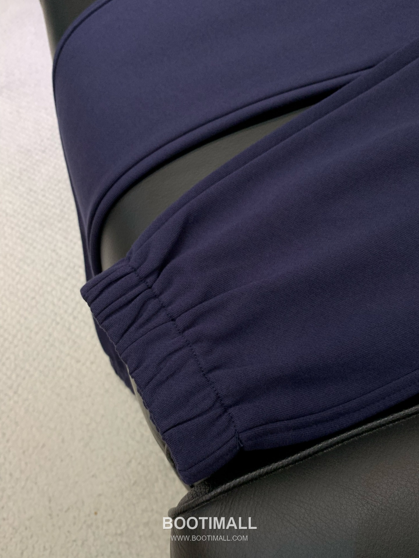 Stone Island SS26 Cotton Crewneck Sweatshirt and Cotton Jogger Pants Set with Logo 스톤아일랜드 SS26 코튼 크루넥 맨투맨 조거 팬츠 세트 로고 17