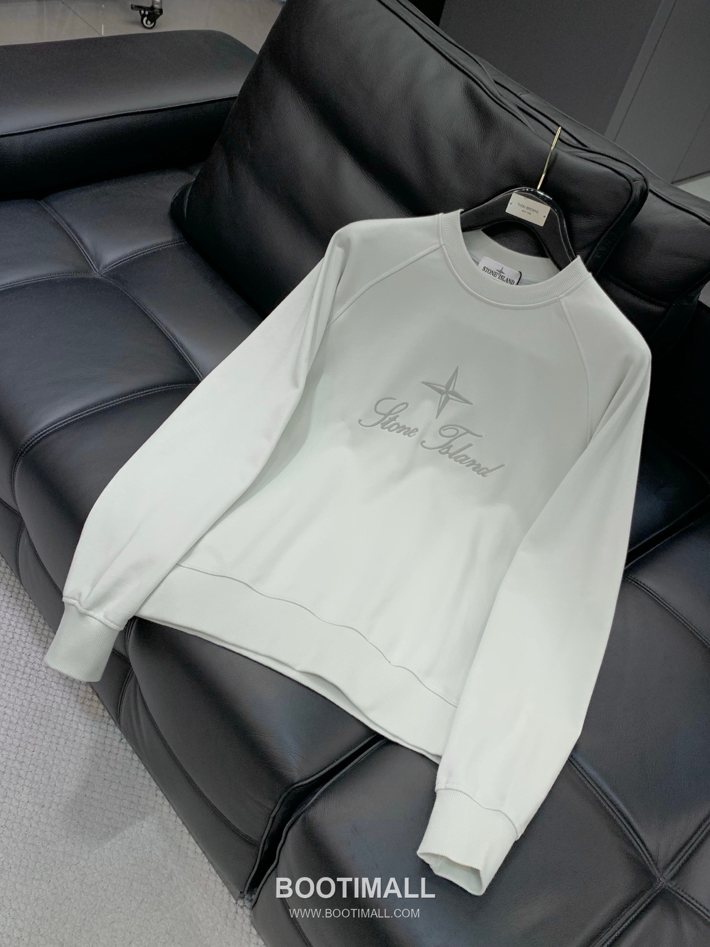 Stone Island SS26 Cotton Crewneck Sweatshirt and Cotton Jogger Pants Set with Logo 스톤아일랜드 SS26 코튼 크루넥 맨투맨 조거 팬츠 세트 로고 3