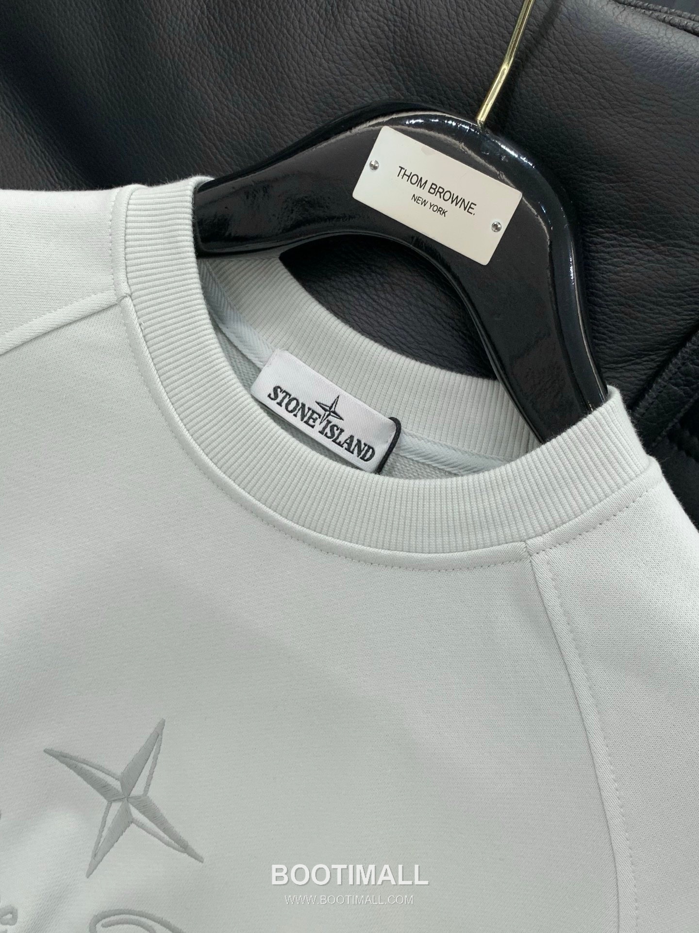 Stone Island SS26 Cotton Crewneck Sweatshirt and Cotton Jogger Pants Set with Logo 스톤아일랜드 SS26 코튼 크루넥 맨투맨 조거 팬츠 세트 로고 4