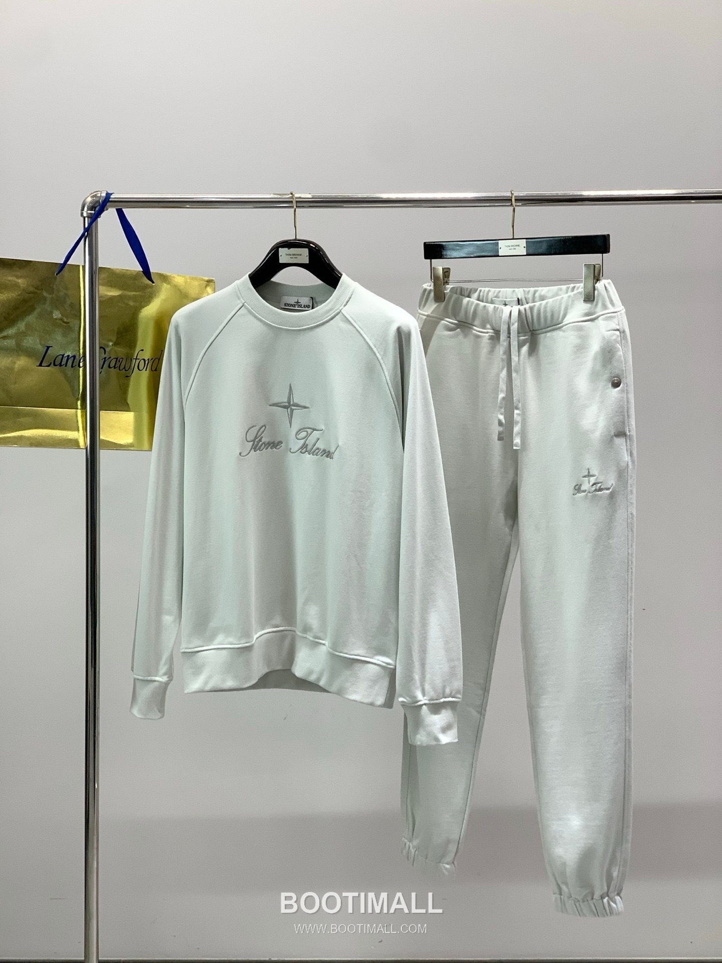 Stone Island SS26 Cotton Crewneck Sweatshirt and Cotton Jogger Pants Set with Logo 스톤아일랜드 SS26 코튼 크루넥 맨투맨 조거 팬츠 세트 로고 9