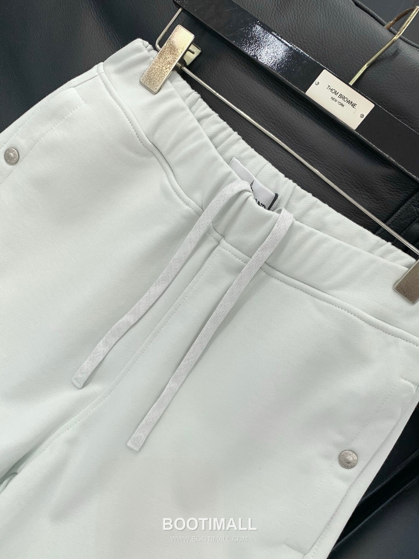 Stone Island SS26 Cotton Crewneck Sweatshirt and Cotton Jogger Pants Set with Logo 스톤아일랜드 SS26 코튼 크루넥 맨투맨 조거 팬츠 세트 로고 12