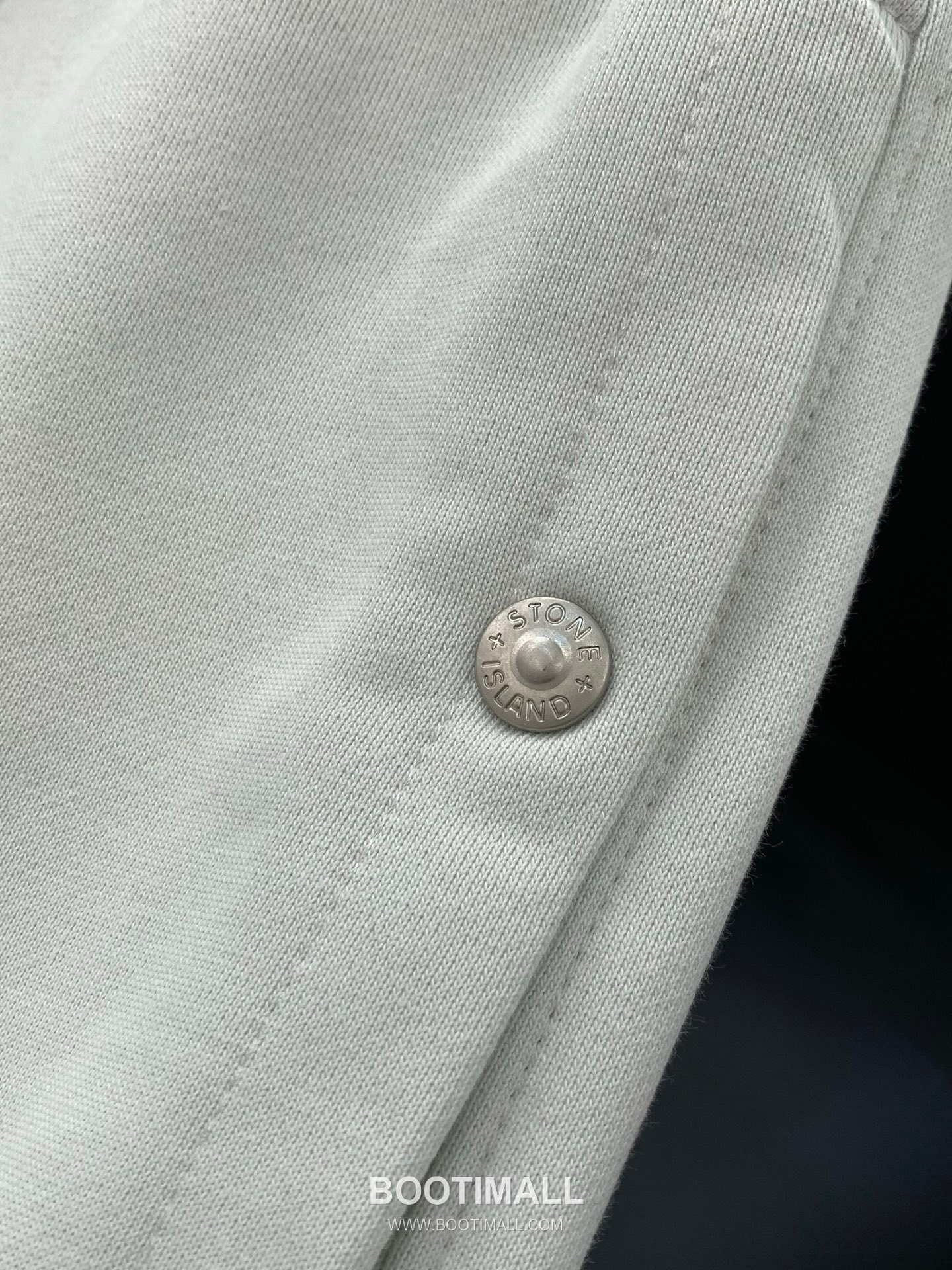 Stone Island SS26 Cotton Crewneck Sweatshirt and Cotton Jogger Pants Set with Logo 스톤아일랜드 SS26 코튼 크루넥 맨투맨 조거 팬츠 세트 로고 14