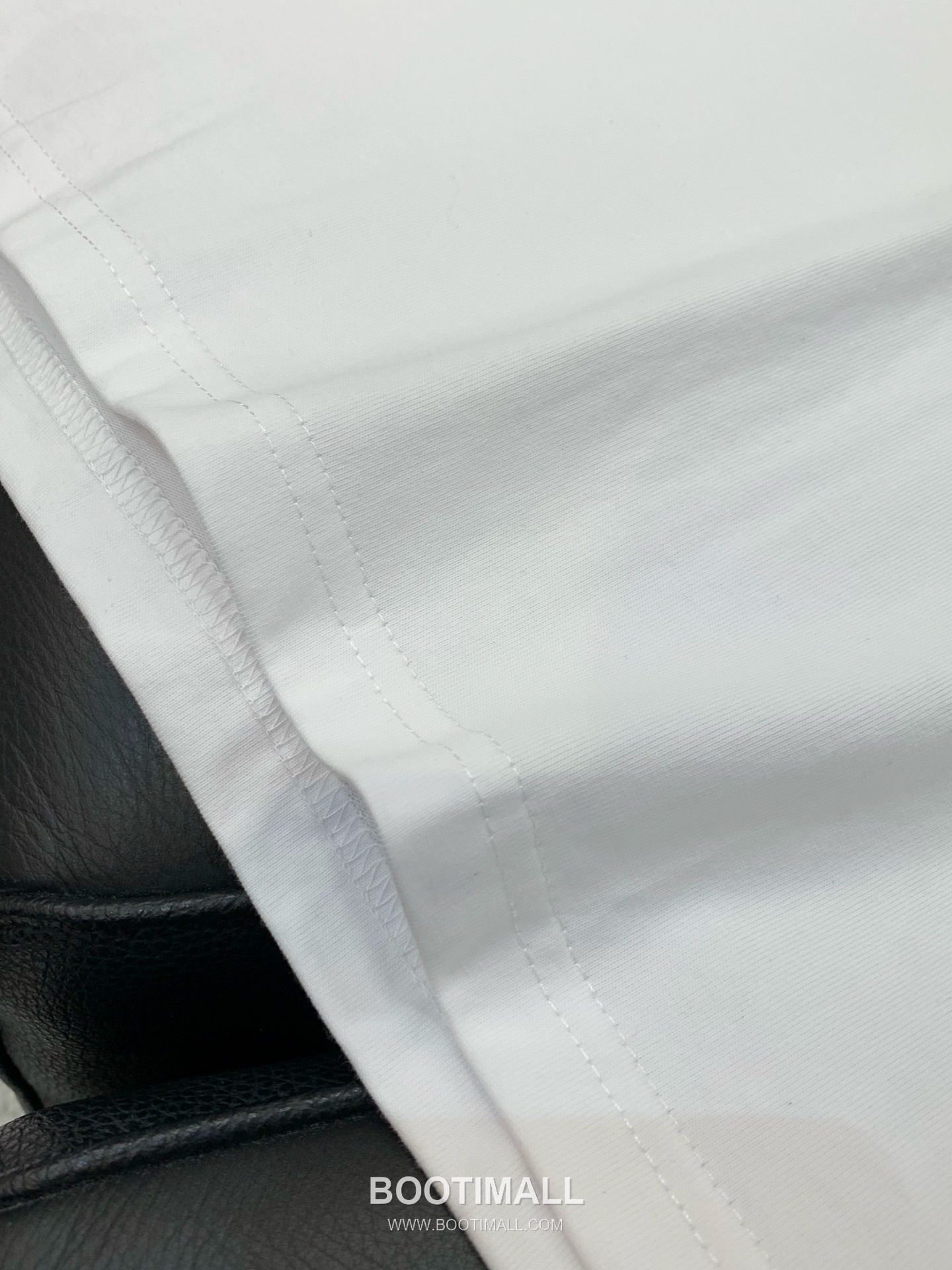 Gucci SS26 Cotton Crewneck T-Shirt with Embroidered Logo 구찌 SS26 코튼 크루넥 티셔츠 자수 로고 11