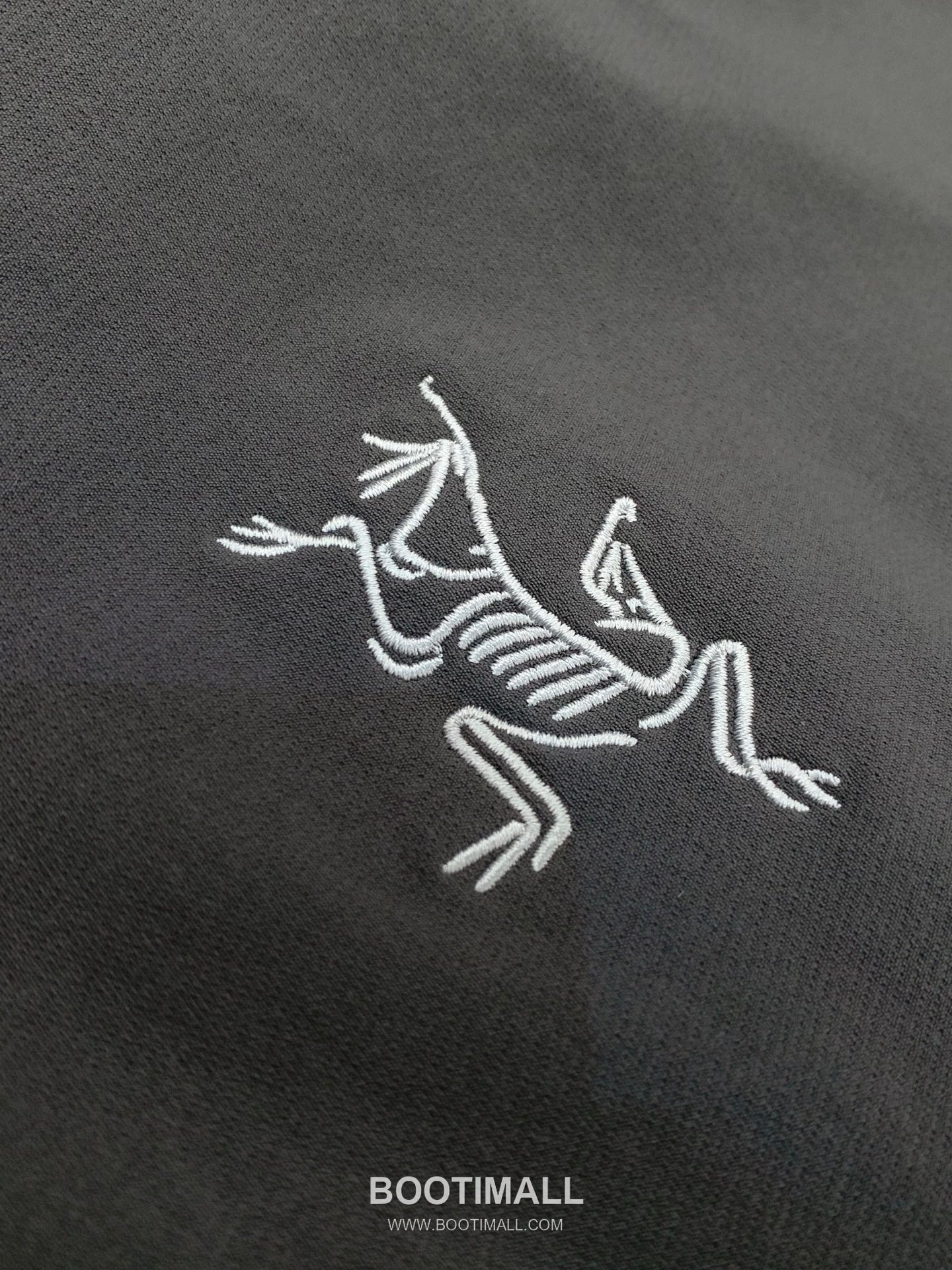 Arc'teryx Outdoor Nylon Water-Repellent Straight Pants with Embroidered Logo 아크테릭스 아웃도어 나일론 발수 스트레이트 팬츠 자수 로고 5