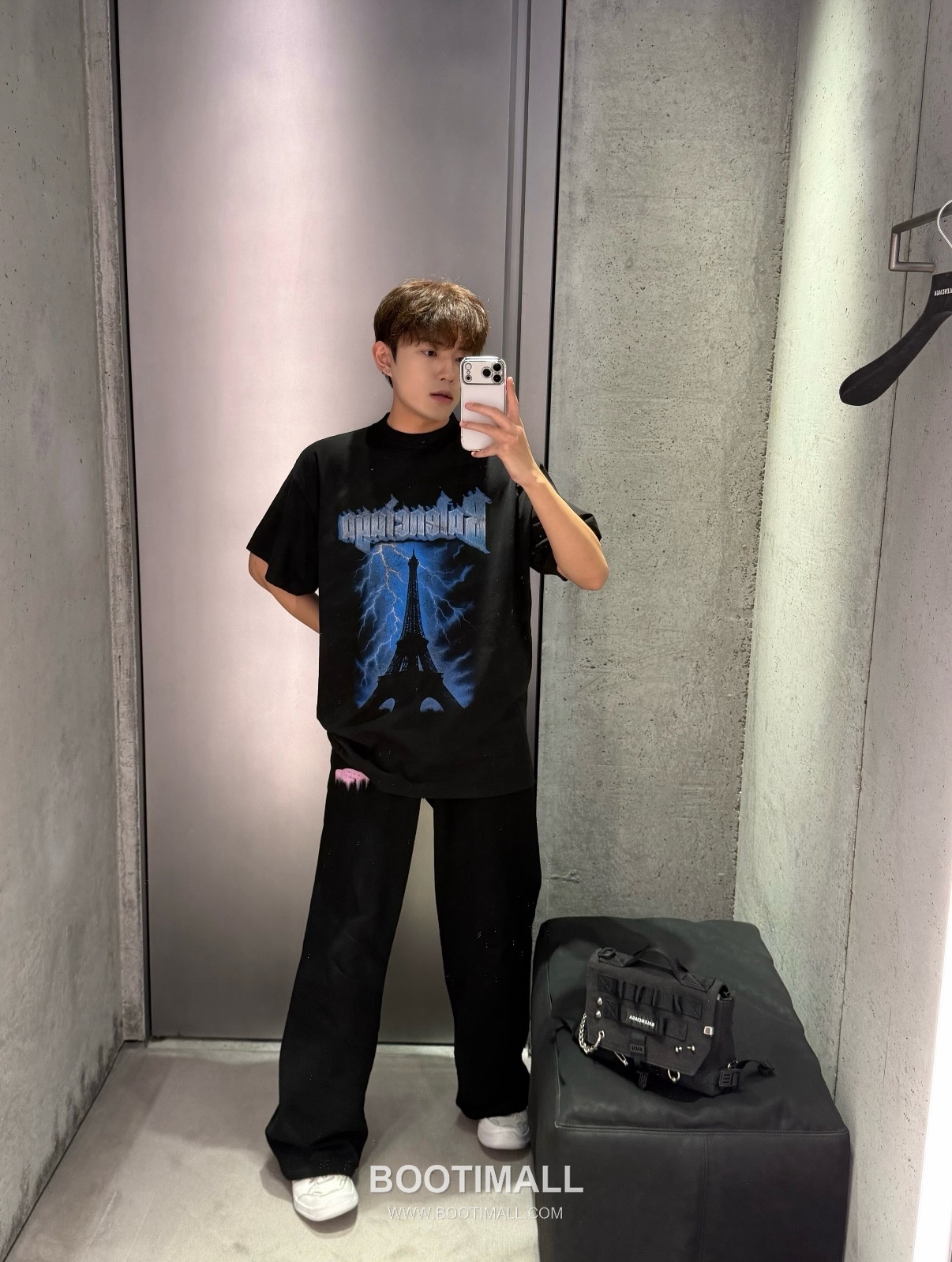Balenciaga SS26 Cotton Crewneck T-Shirt with Logo Print 발렌시아가 SS26 코튼 크루넥 티셔츠 로고 프린트 1