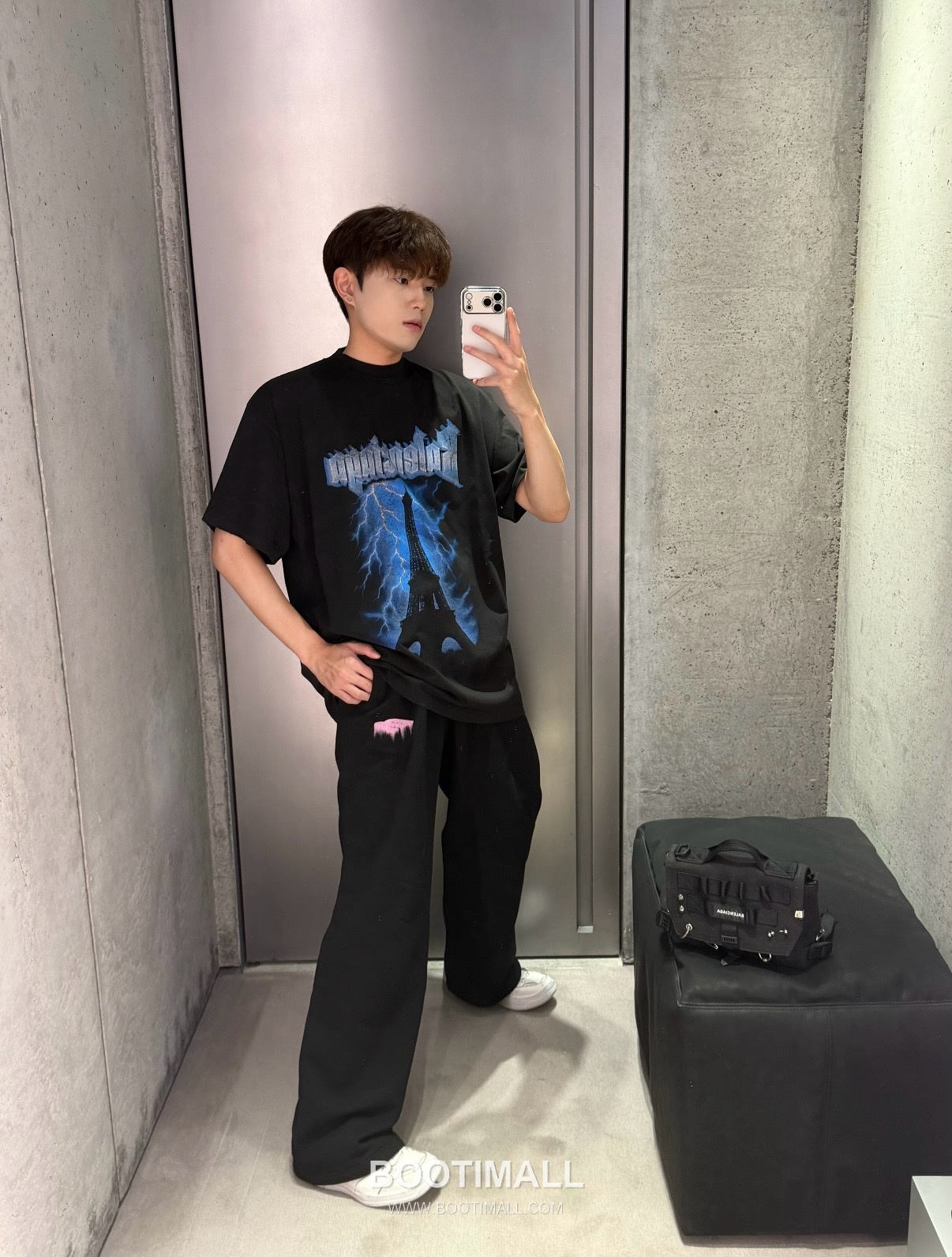 Balenciaga SS26 Cotton Crewneck T-Shirt with Logo Print 발렌시아가 SS26 코튼 크루넥 티셔츠 로고 프린트 2