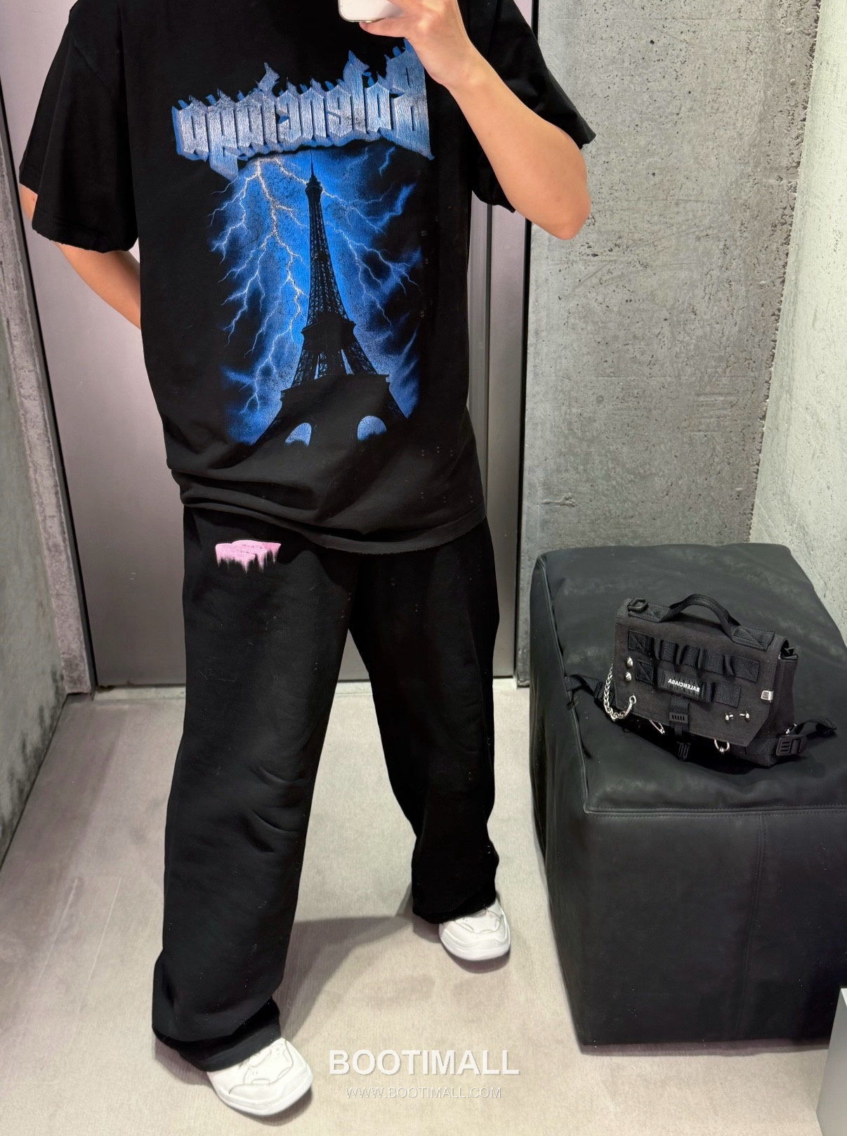 Balenciaga SS26 Cotton Crewneck T-Shirt with Logo Print 발렌시아가 SS26 코튼 크루넥 티셔츠 로고 프린트 3