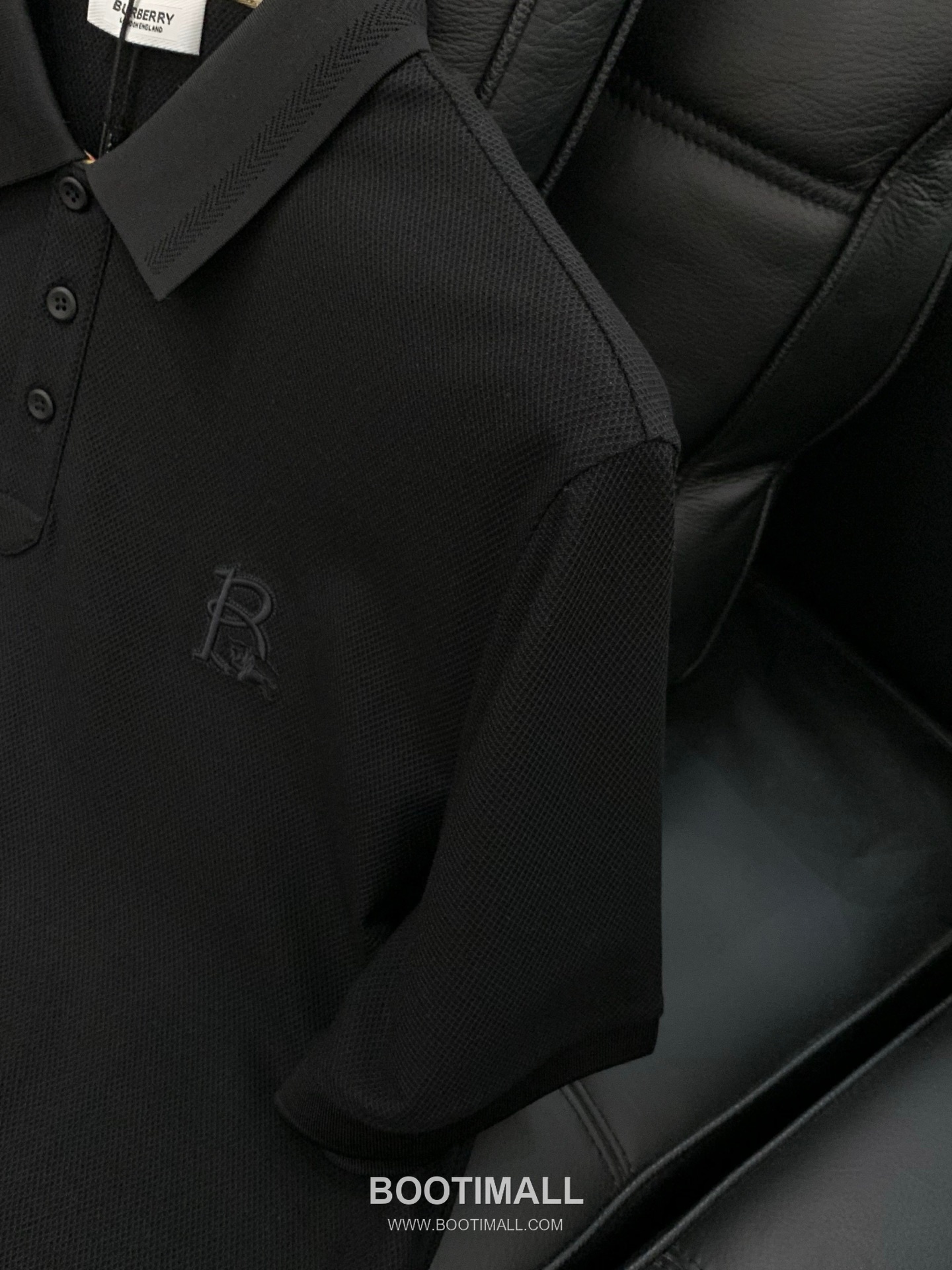 Burberry SS26 Cotton Collared Short Sleeve T-Shirt with Embroidered Logo 버버리 SS26 코튼 카라 반팔 티셔츠 자수 로고 5