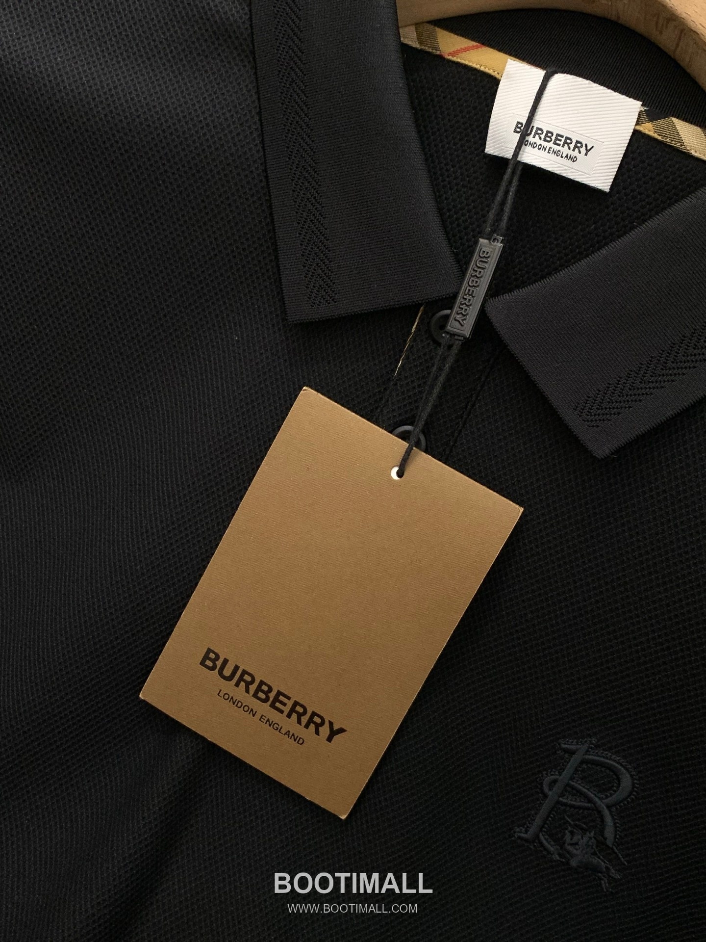 Burberry SS26 Cotton Collared Short Sleeve T-Shirt with Embroidered Logo 버버리 SS26 코튼 카라 반팔 티셔츠 자수 로고 8