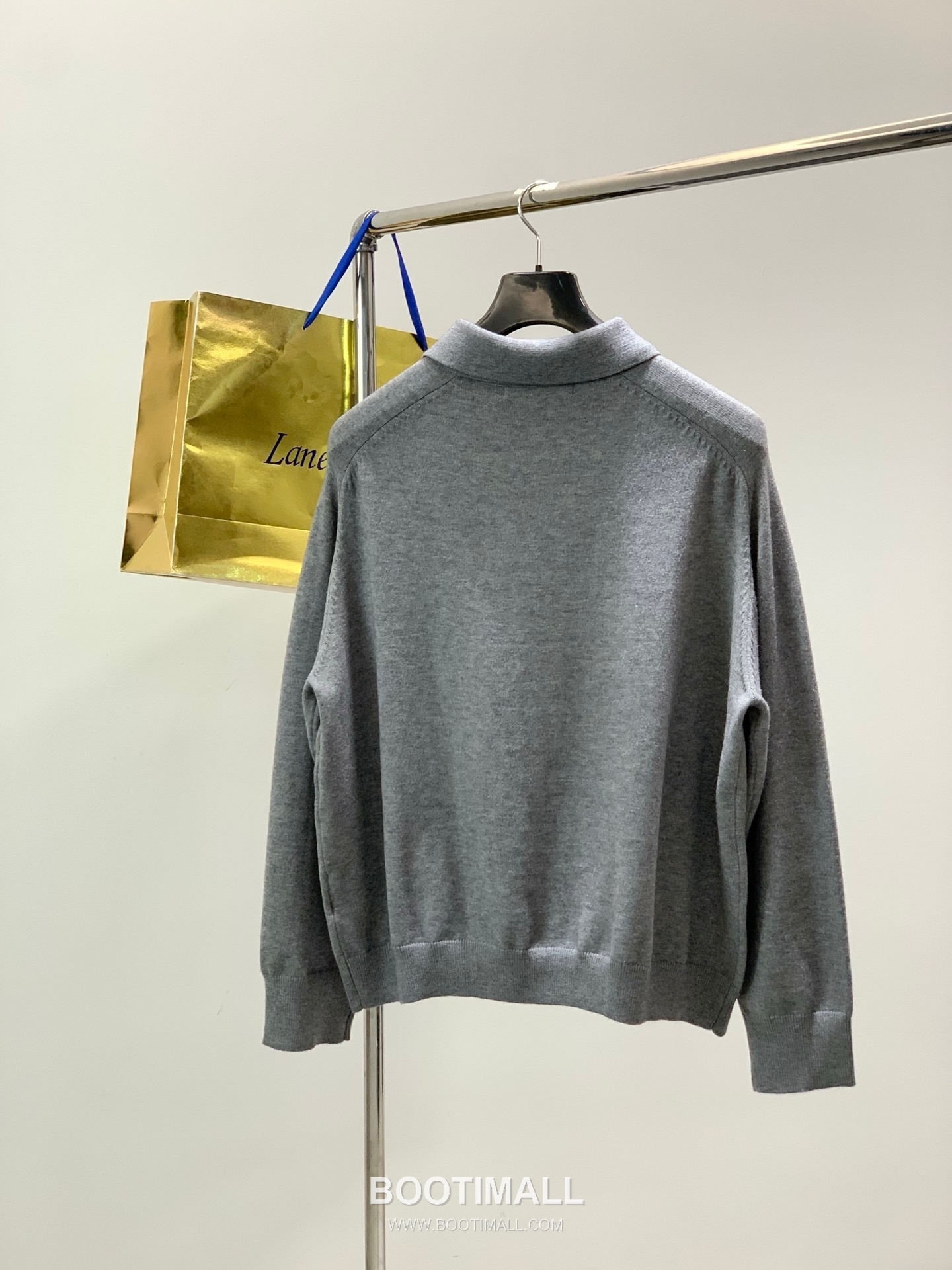 Acne Studios SS26 Wool Knit Collared Sweater with Embroidered Logo 아크네스튜디오 SS26 울 니트 카라 스웨터 자수 로고 2