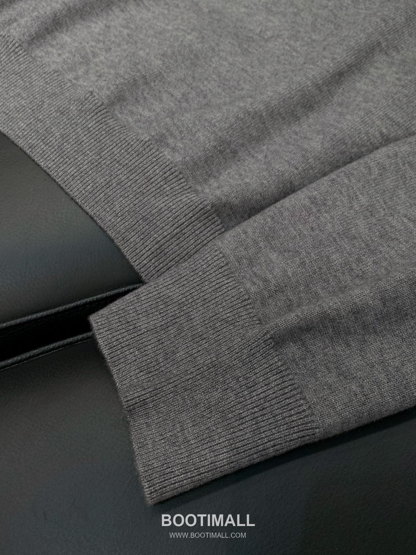 Acne Studios SS26 Wool Knit Collared Sweater with Embroidered Logo 아크네스튜디오 SS26 울 니트 카라 스웨터 자수 로고 6