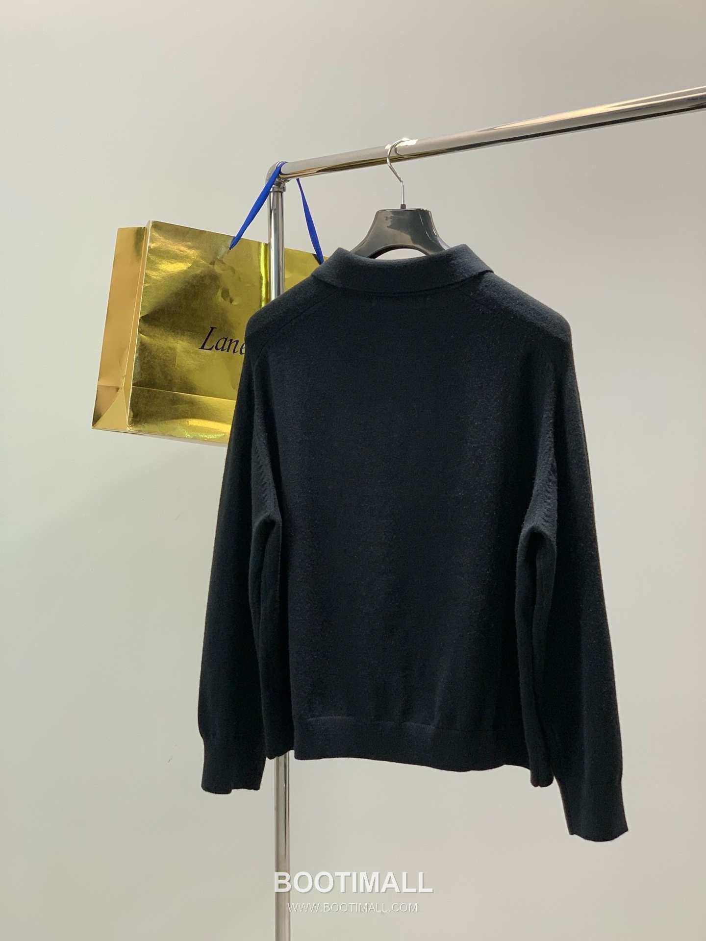 Acne Studios SS26 Wool Knit Collared Sweater with Embroidered Logo 아크네스튜디오 SS26 울 니트 카라 스웨터 자수 로고 2