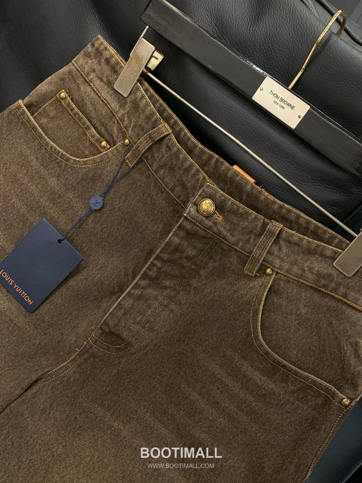 Louis Vuitton SS25 Denim Jacket and Pants Set with Embroidered Logo 루이비통 SS25 데님 재킷 팬츠 세트 자수 로고 6