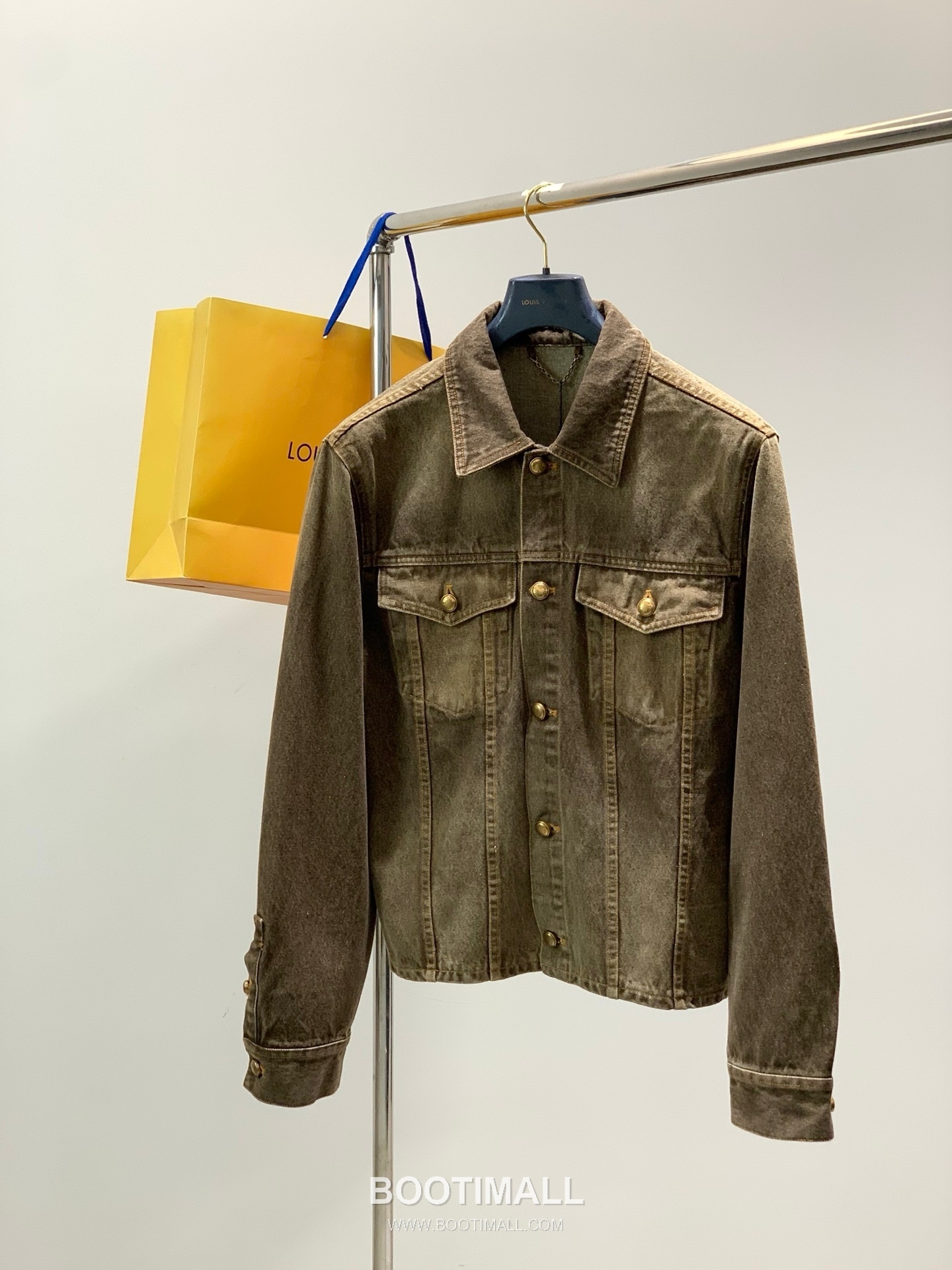 Louis Vuitton SS25 Denim Jacket and Pants Set with Embroidered Logo 루이비통 SS25 데님 재킷 팬츠 세트 자수 로고 13