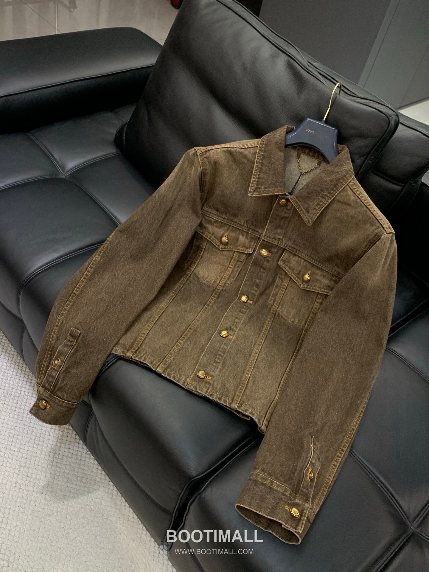 Louis Vuitton SS25 Denim Jacket and Pants Set with Embroidered Logo 루이비통 SS25 데님 재킷 팬츠 세트 자수 로고 15