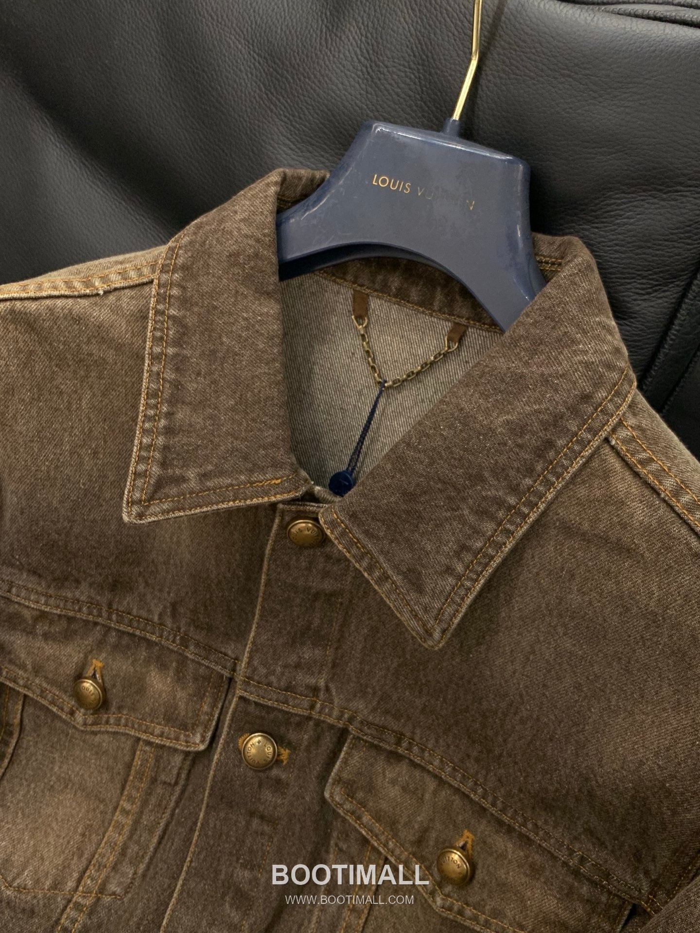 Louis Vuitton SS25 Denim Jacket and Pants Set with Embroidered Logo 루이비통 SS25 데님 재킷 팬츠 세트 자수 로고 16