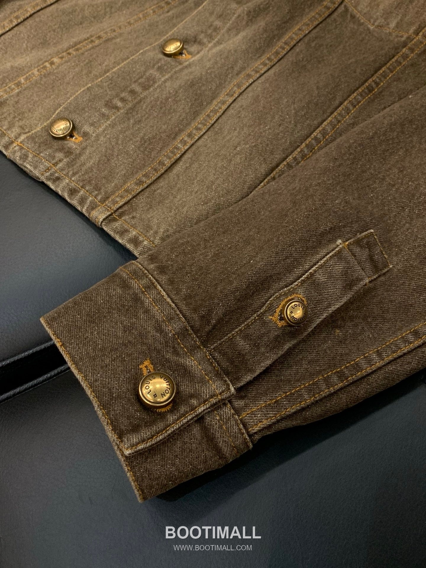 Louis Vuitton SS25 Denim Jacket and Pants Set with Embroidered Logo 루이비통 SS25 데님 재킷 팬츠 세트 자수 로고 18