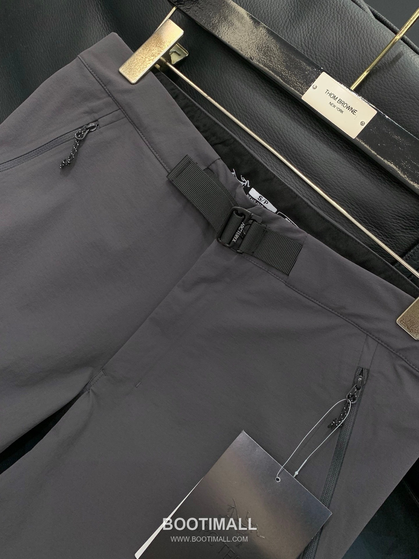 Arc'teryx Gamma Nylon Softshell Pants with Zip Pocket Design 아크테릭스 감마 나일론 소프트쉘 팬츠 지퍼 포켓 디자인 3