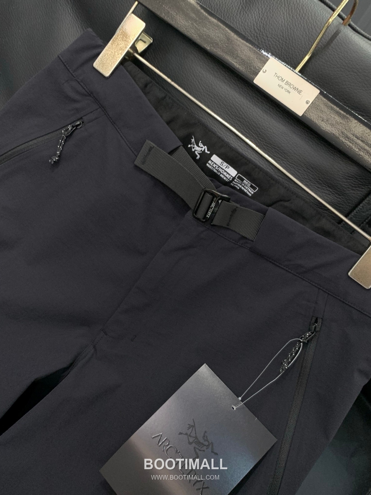 Arc'teryx Gamma Nylon Softshell Pants with Zip Pocket Design 아크테릭스 감마 나일론 소프트쉘 팬츠 지퍼 포켓 디자인 3