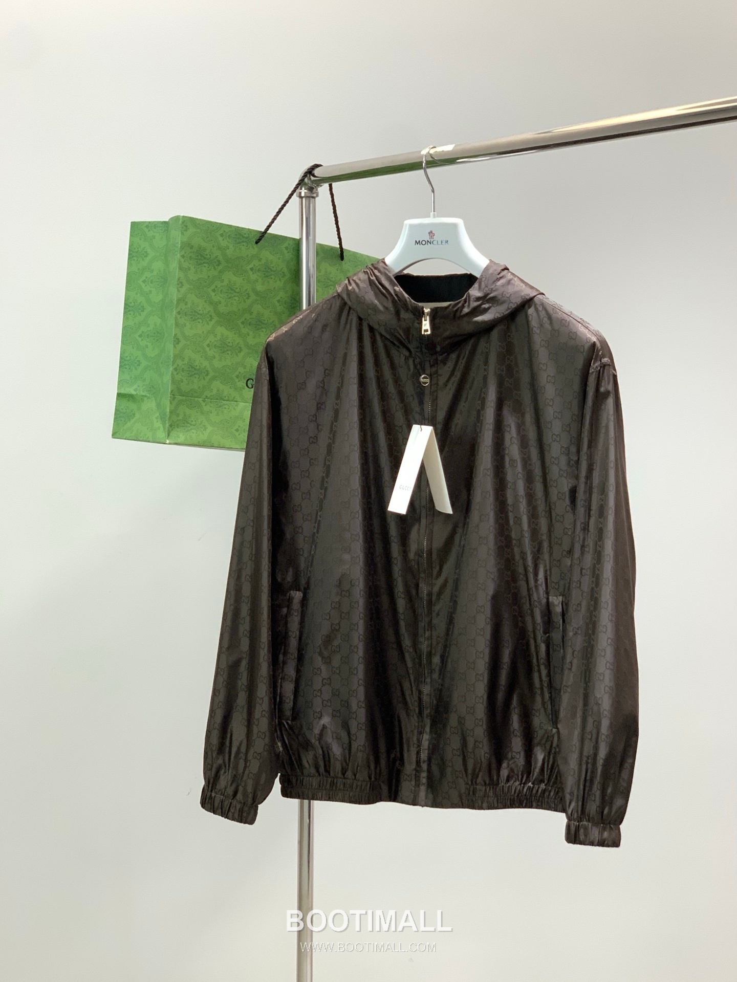 Gucci SS26 Cotton Blend Hooded Jacket with Jacquard Logo Pattern 구찌 SS26 코튼 혼방 후드 재킷 자카드 로고 패턴 1