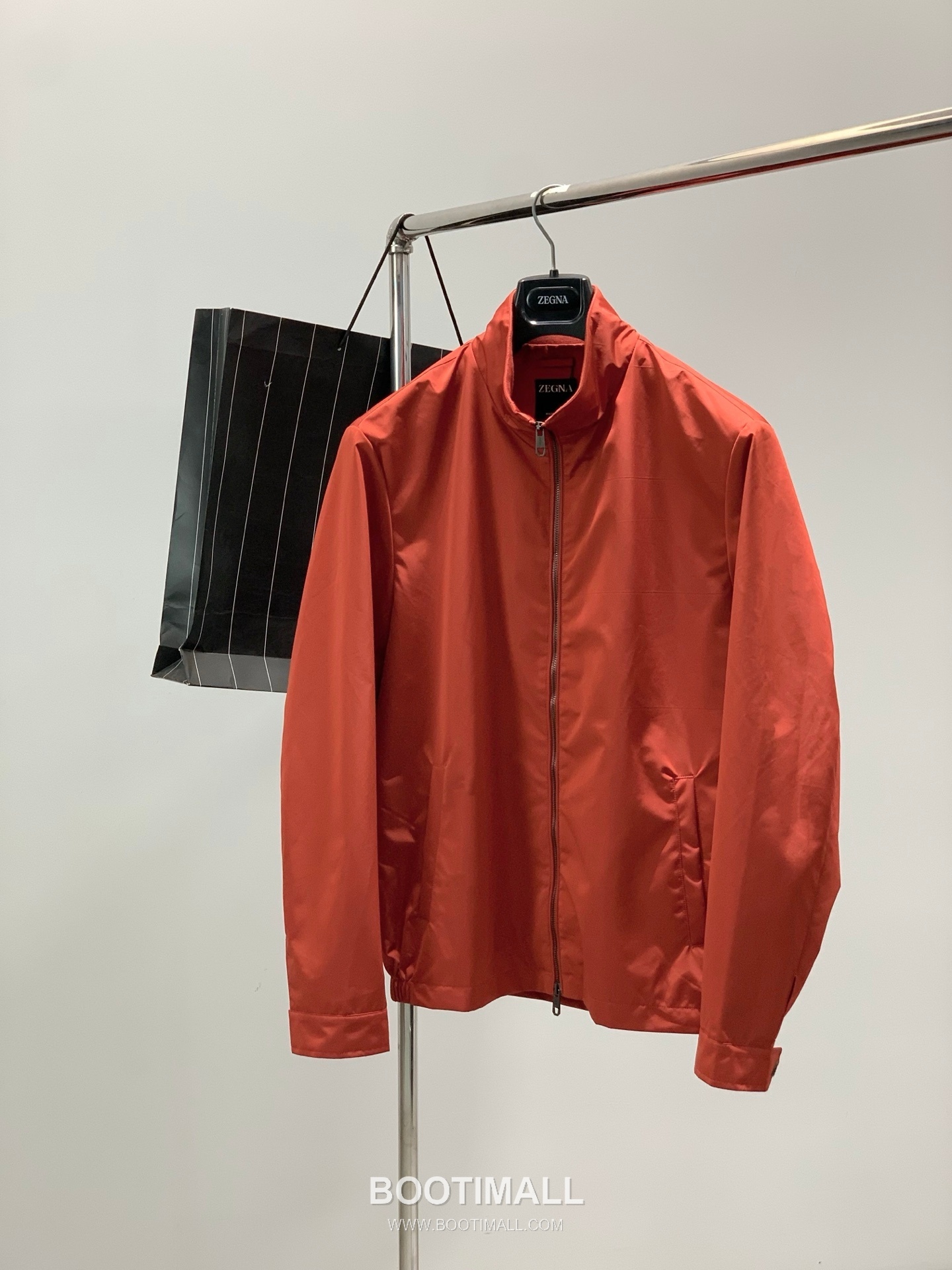 Zegna SS26 Cotton Blend Stand Collar Zip Jacket with Logo Print 제냐 SS26 코튼 혼방 스탠드 카라 집 재킷 로고 프린트 1