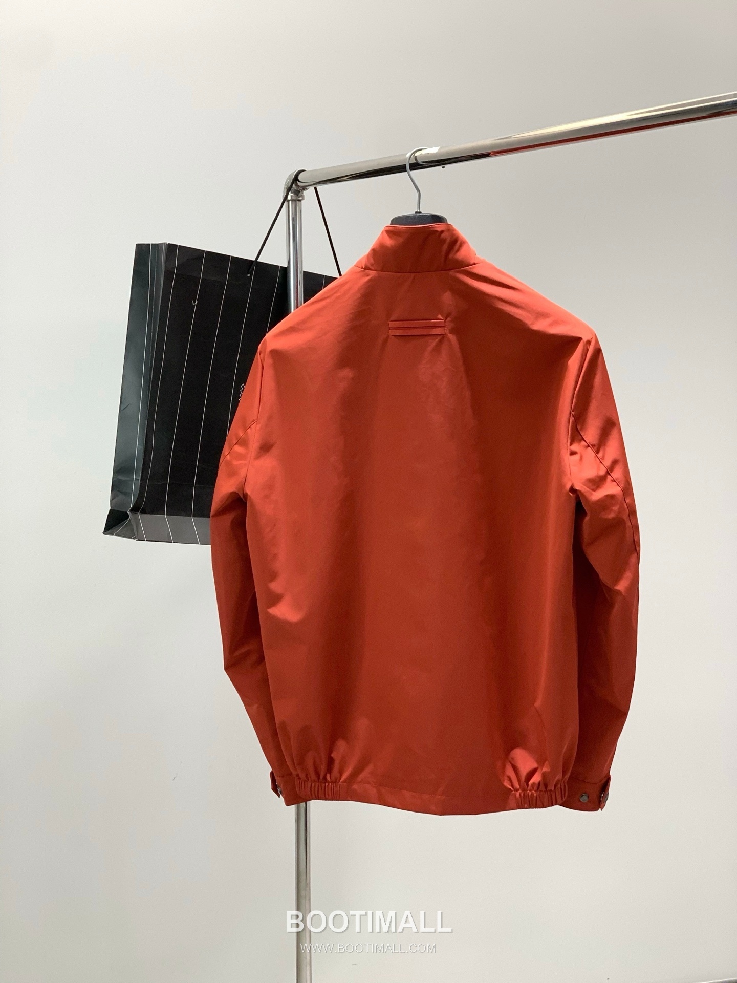 Zegna SS26 Cotton Blend Stand Collar Zip Jacket with Logo Print 제냐 SS26 코튼 혼방 스탠드 카라 집 재킷 로고 프린트 2