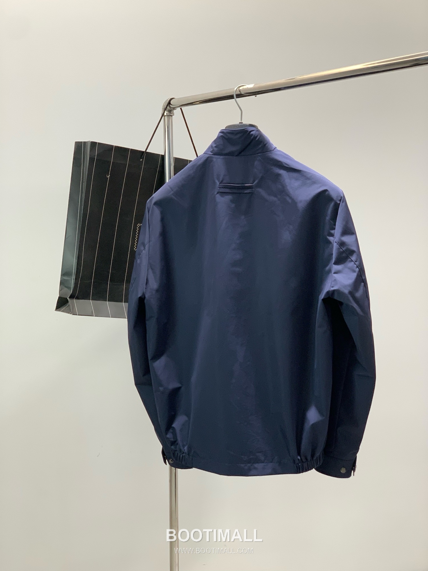 Zegna SS26 Cotton Blend Stand Collar Zip Jacket with Logo Print 제냐 SS26 코튼 혼방 스탠드 카라 집 재킷 로고 프린트 2